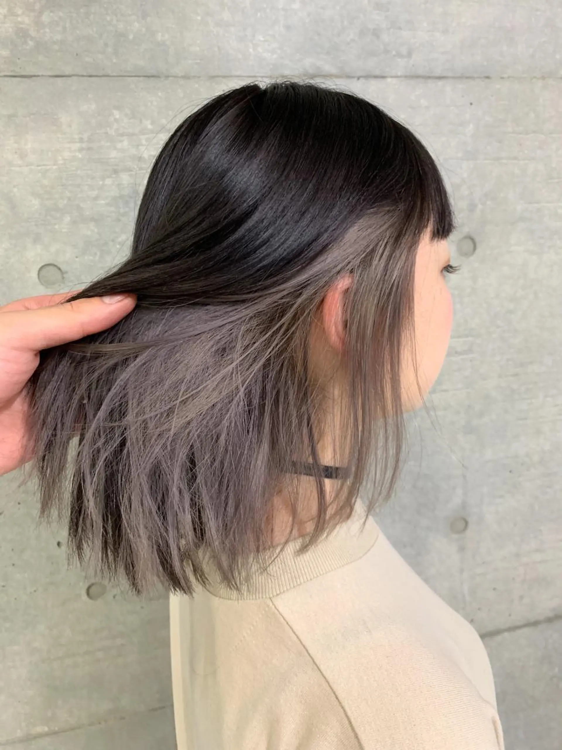 ロング カラー ブリーチ ケアブリーチ インナーカラー シルバー ホワイトシルバー ヘアカラー トリートメント THE./ブリーチ 透感カラー/髪質改善のヘアスタイル