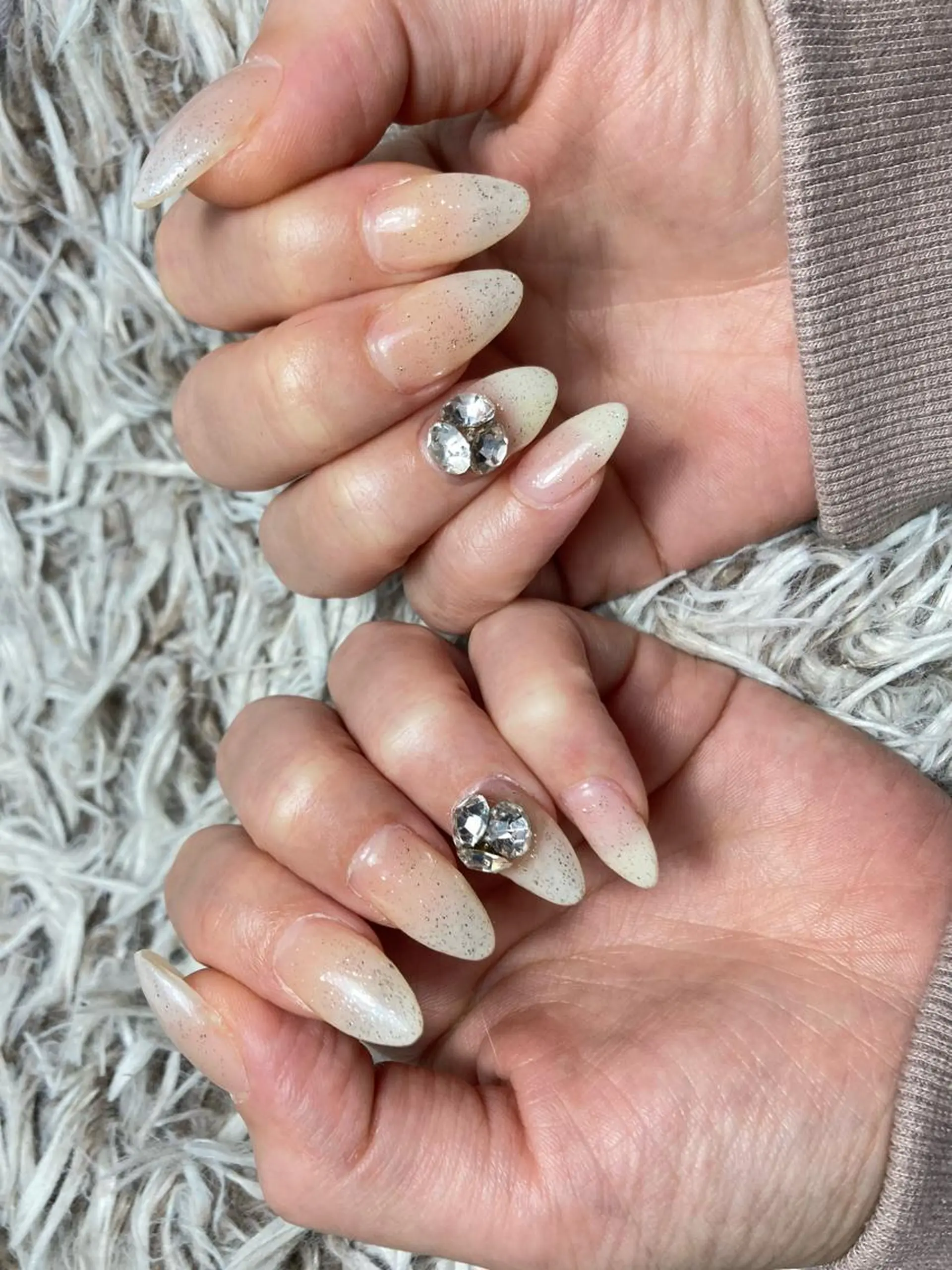 セミロング ネイル ハンドネイル フットネイル ✴︎ Delightのネイルデザイン