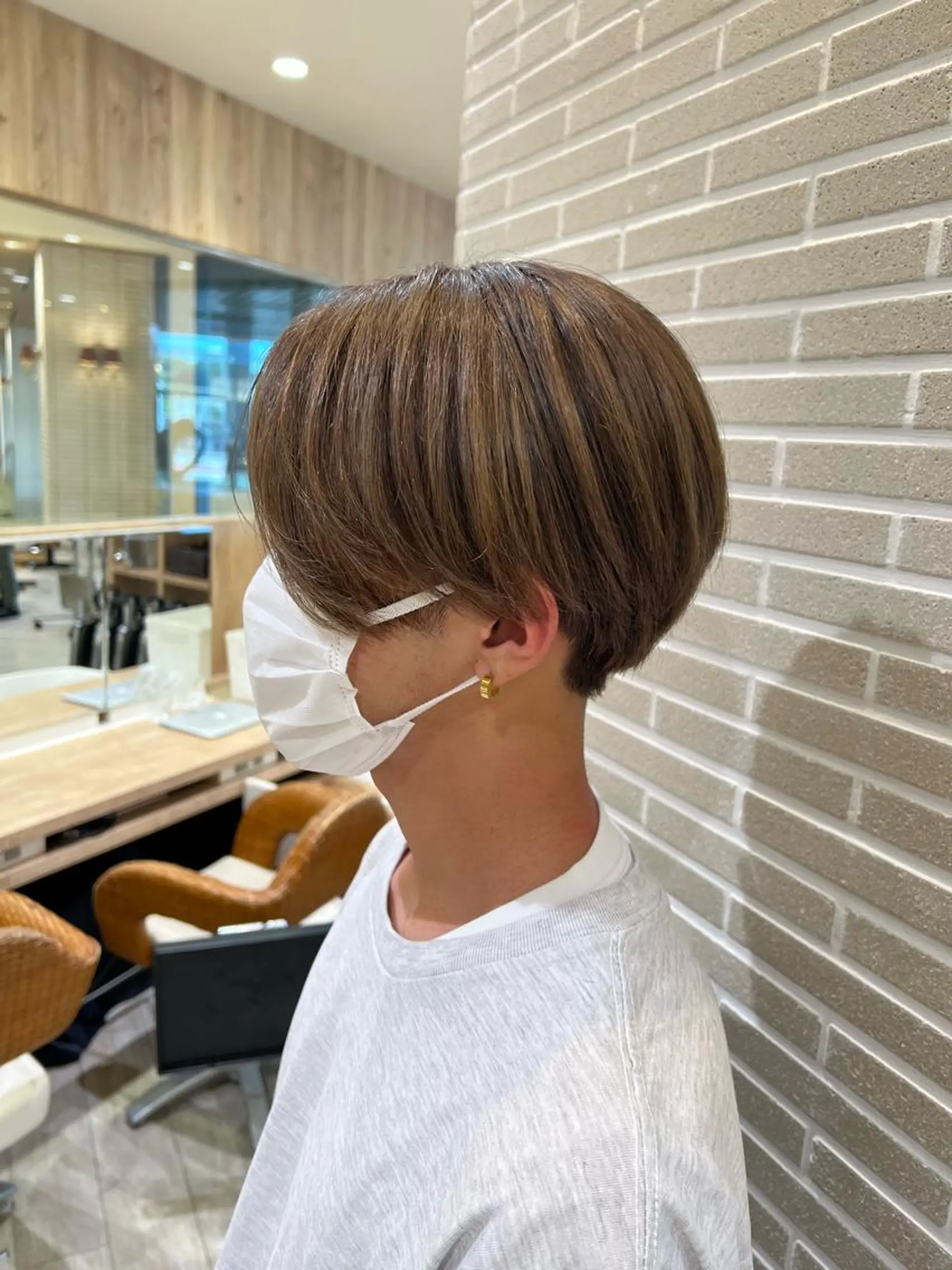 カラー メンズ メンズブリーチ ブリーチ グレージュ カット ヘアカラー 赤本悠斗波巻きパーマ メンズパーマのヘアスタイル