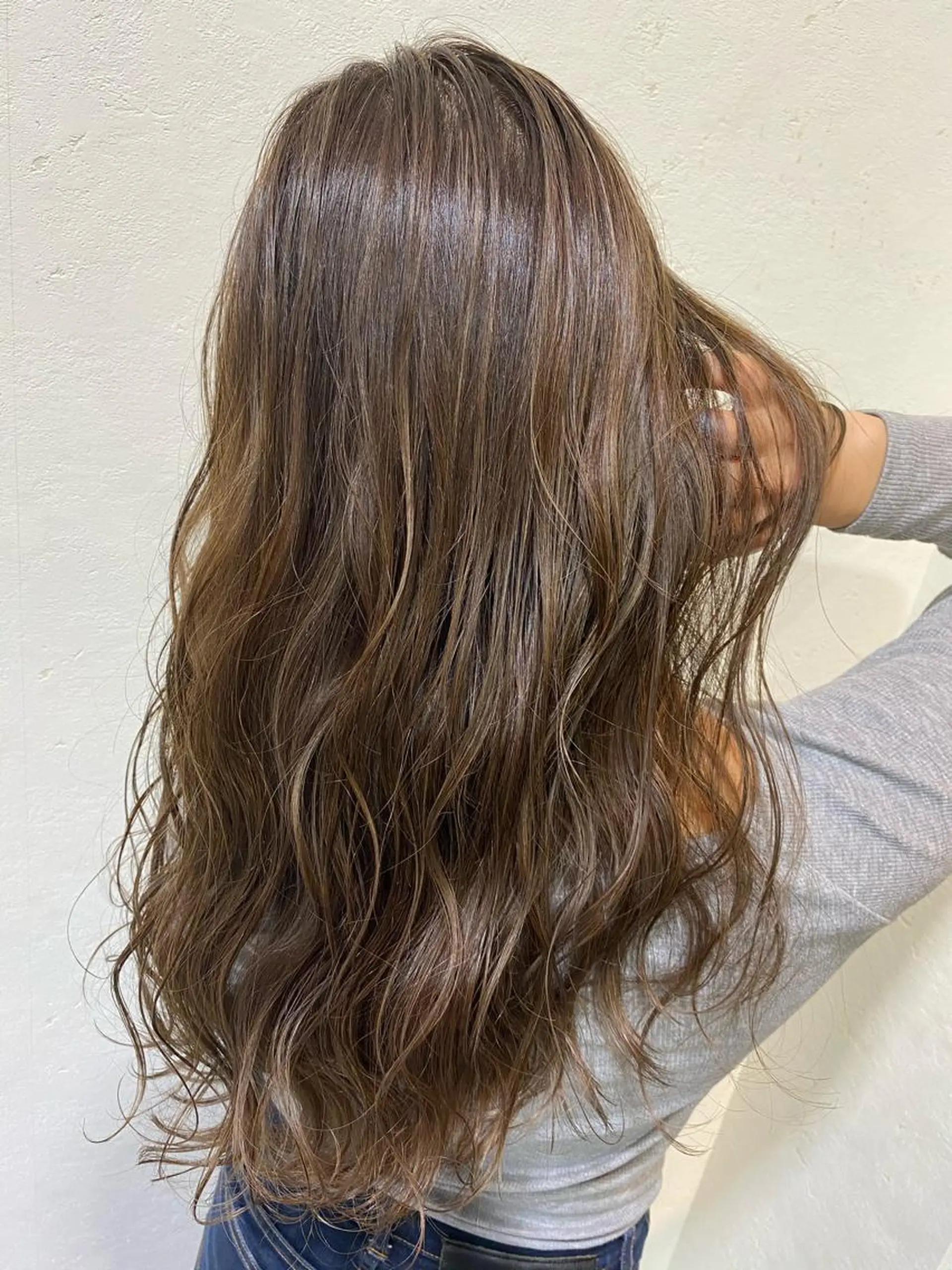 ロング カラー mina .のヘアスタイル