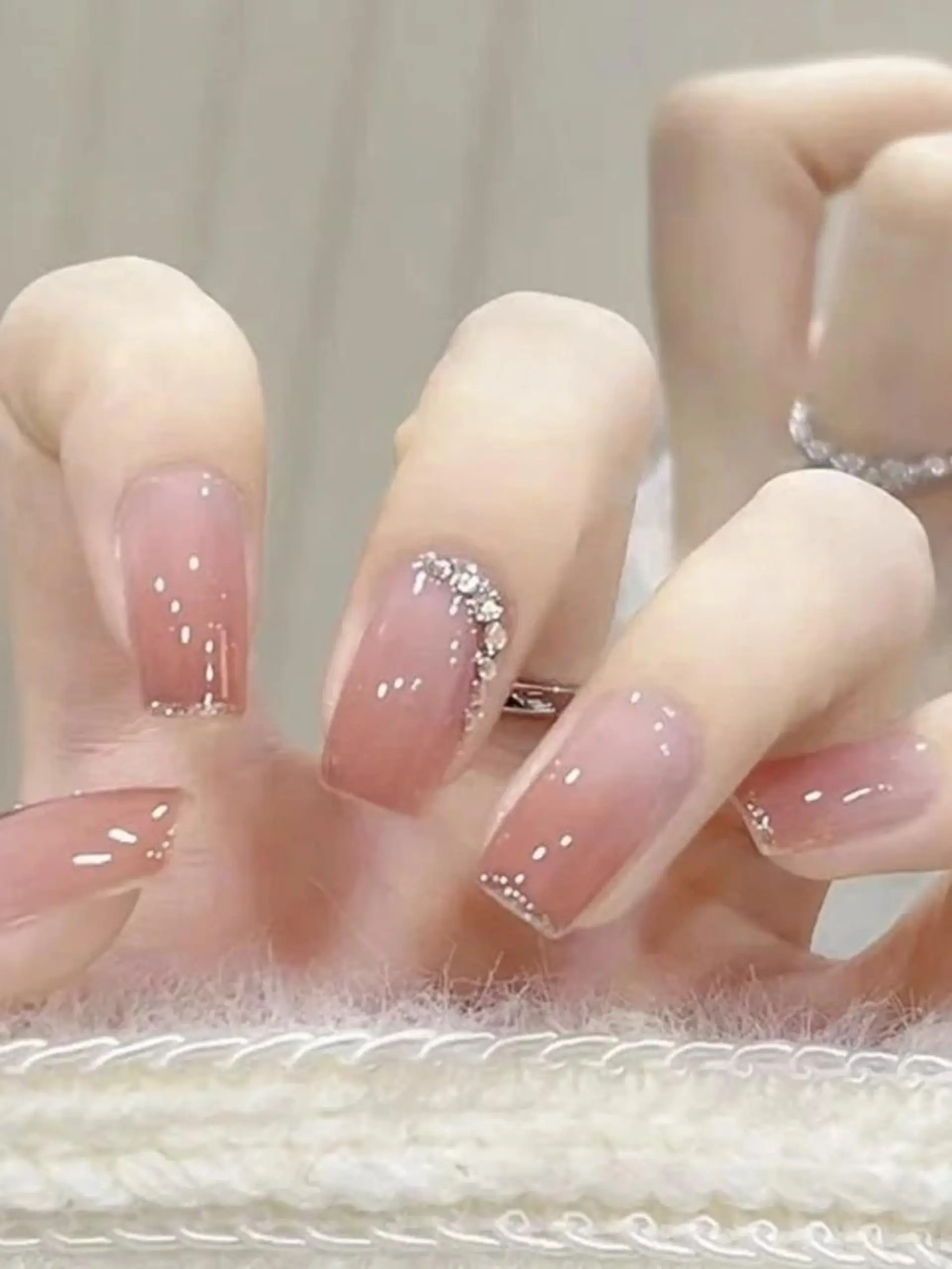 ネイル オーロラネイル チークネイル 長さ出し フットネイル フレンチネイル ハンドネイル リラネイル すみれのネイルデザイン