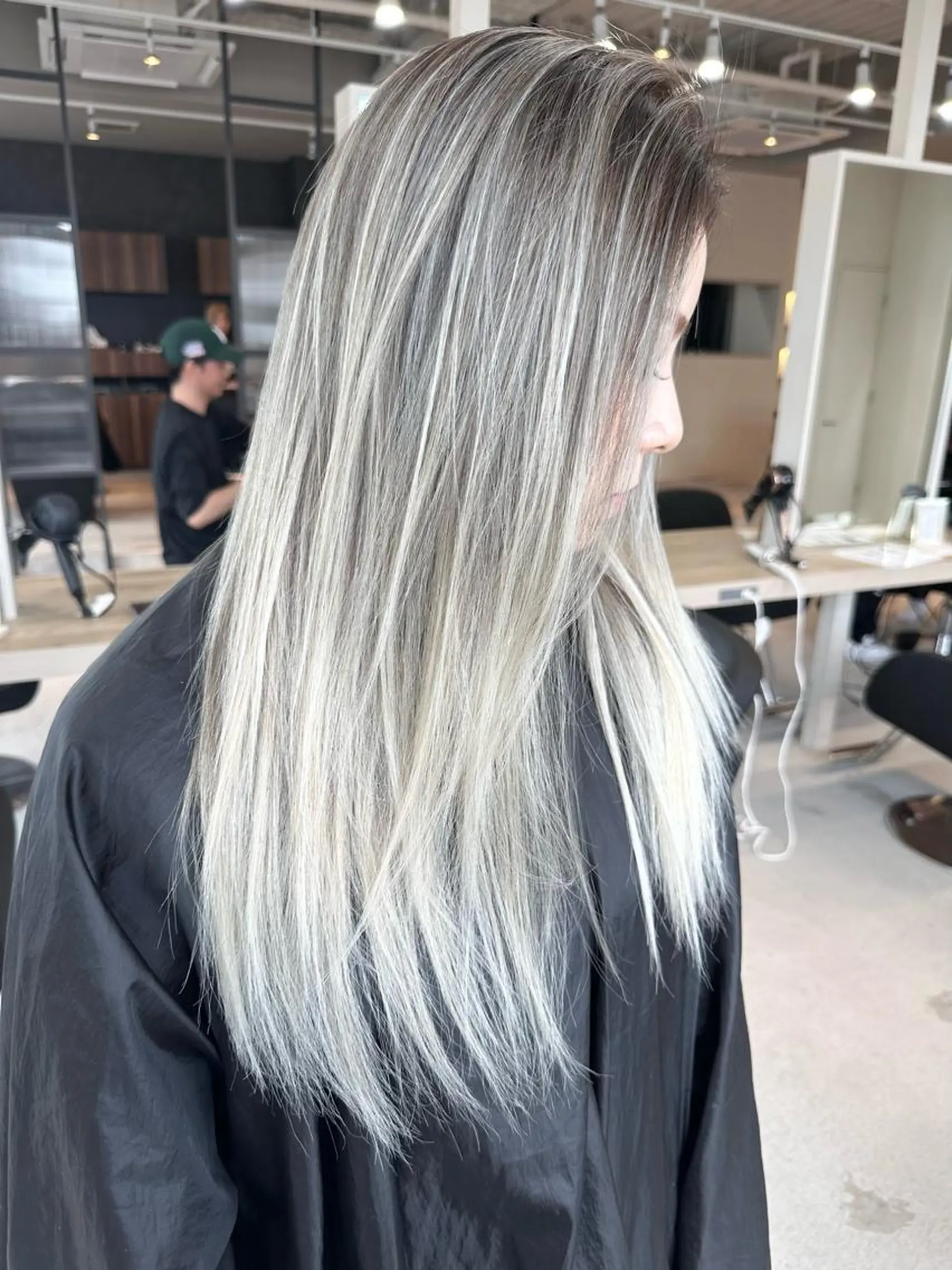 ロング カラー パーマ ヘアアレンジ キッズ マツエク・マツパ アイブロウ ヘアカラー トリートメント 井上 一平のヘアスタイル