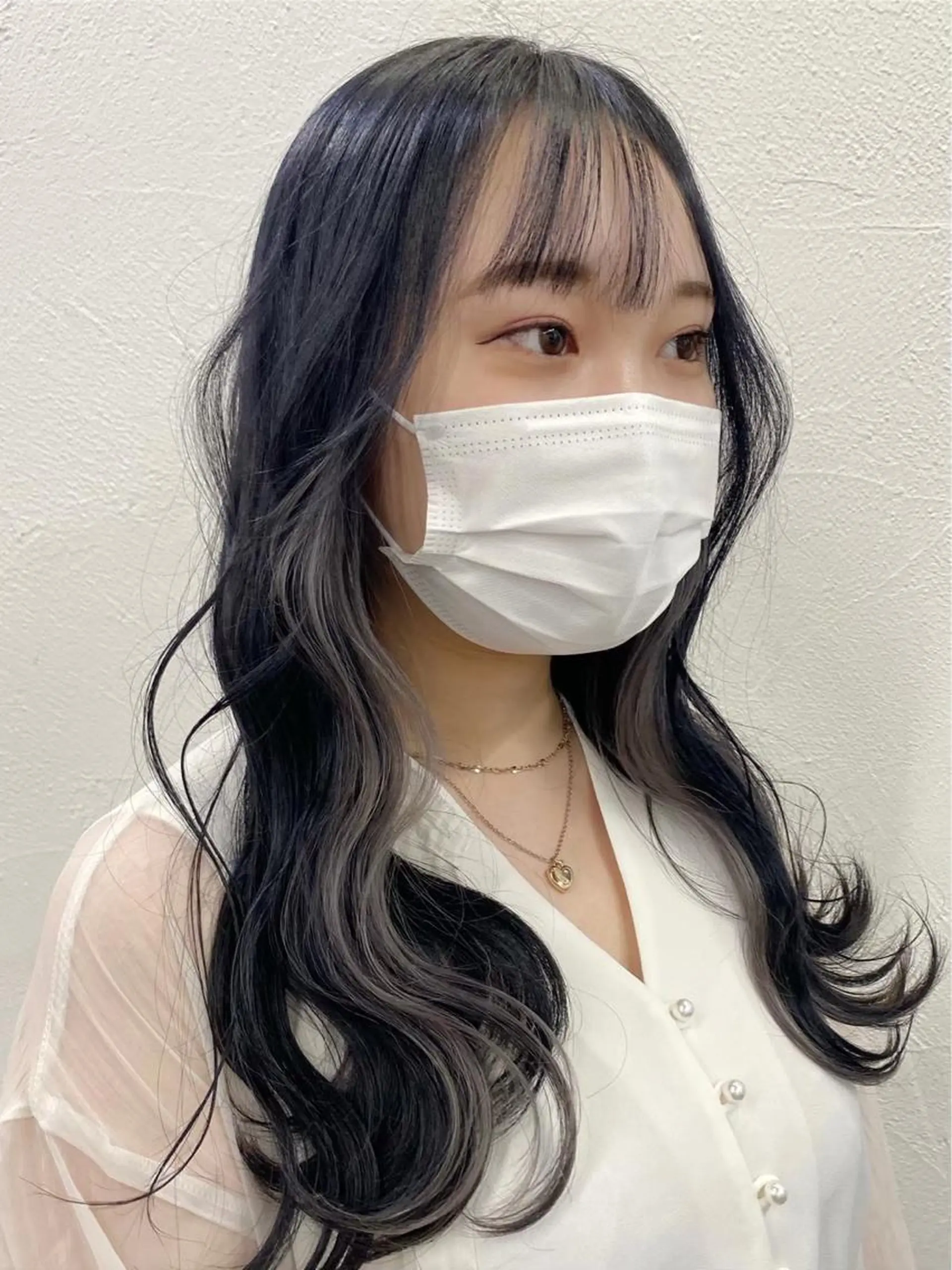 ロング カラー シルバー ブリーチダブルカラー 【koide】のヘアスタイル