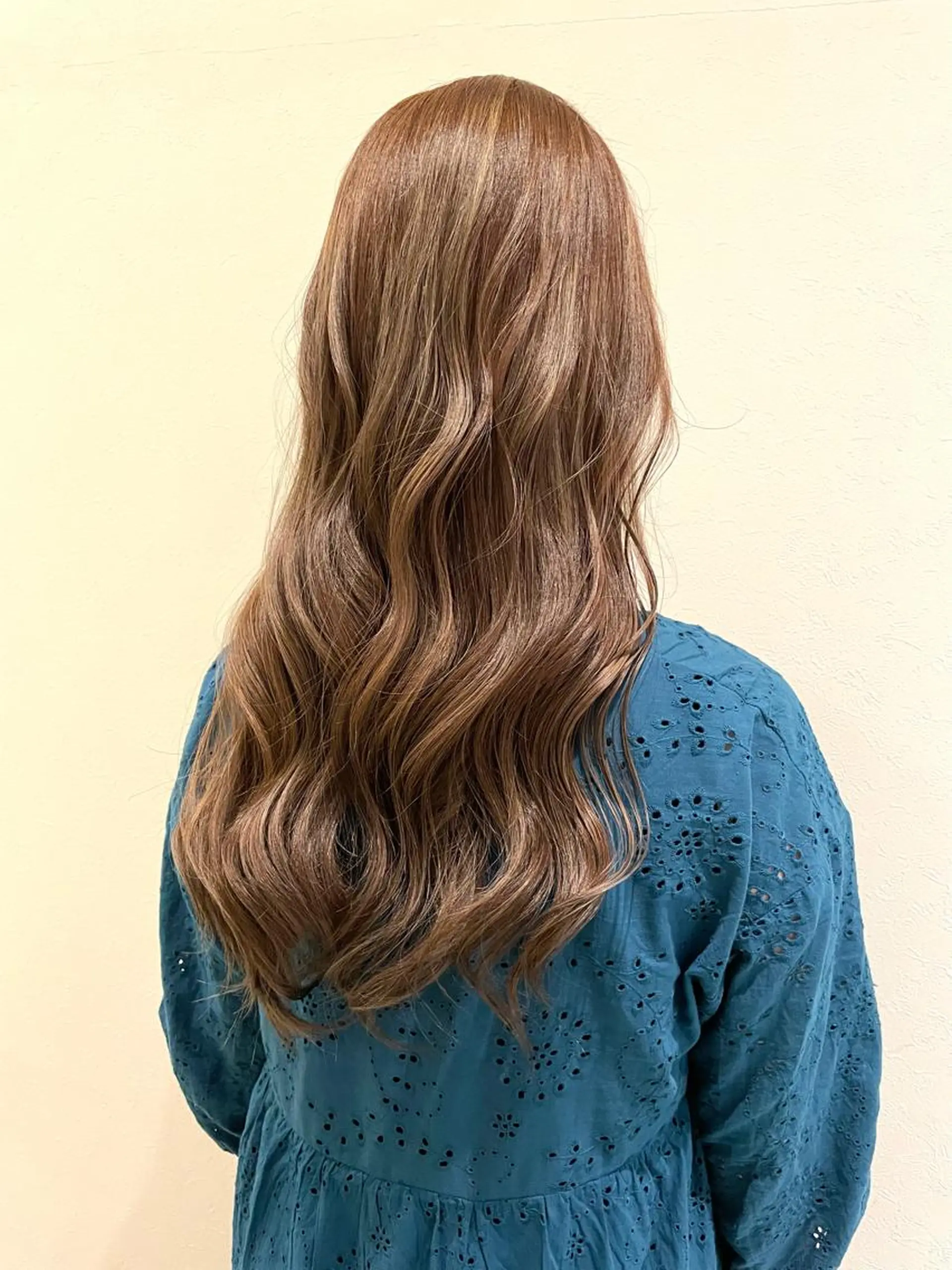 カラー 新谷 玲日のヘアスタイル