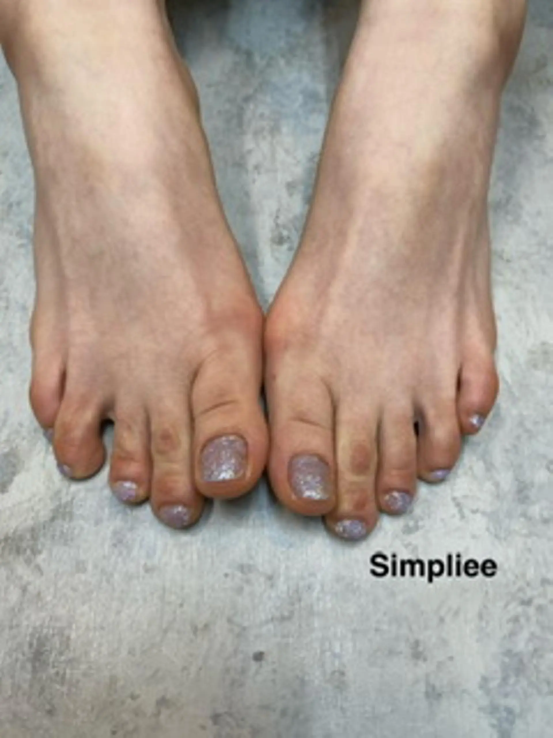 ネイル フットネイル ワンカラーネイル シンプリーワン 渋谷店🕯️RINAのネイルデザイン