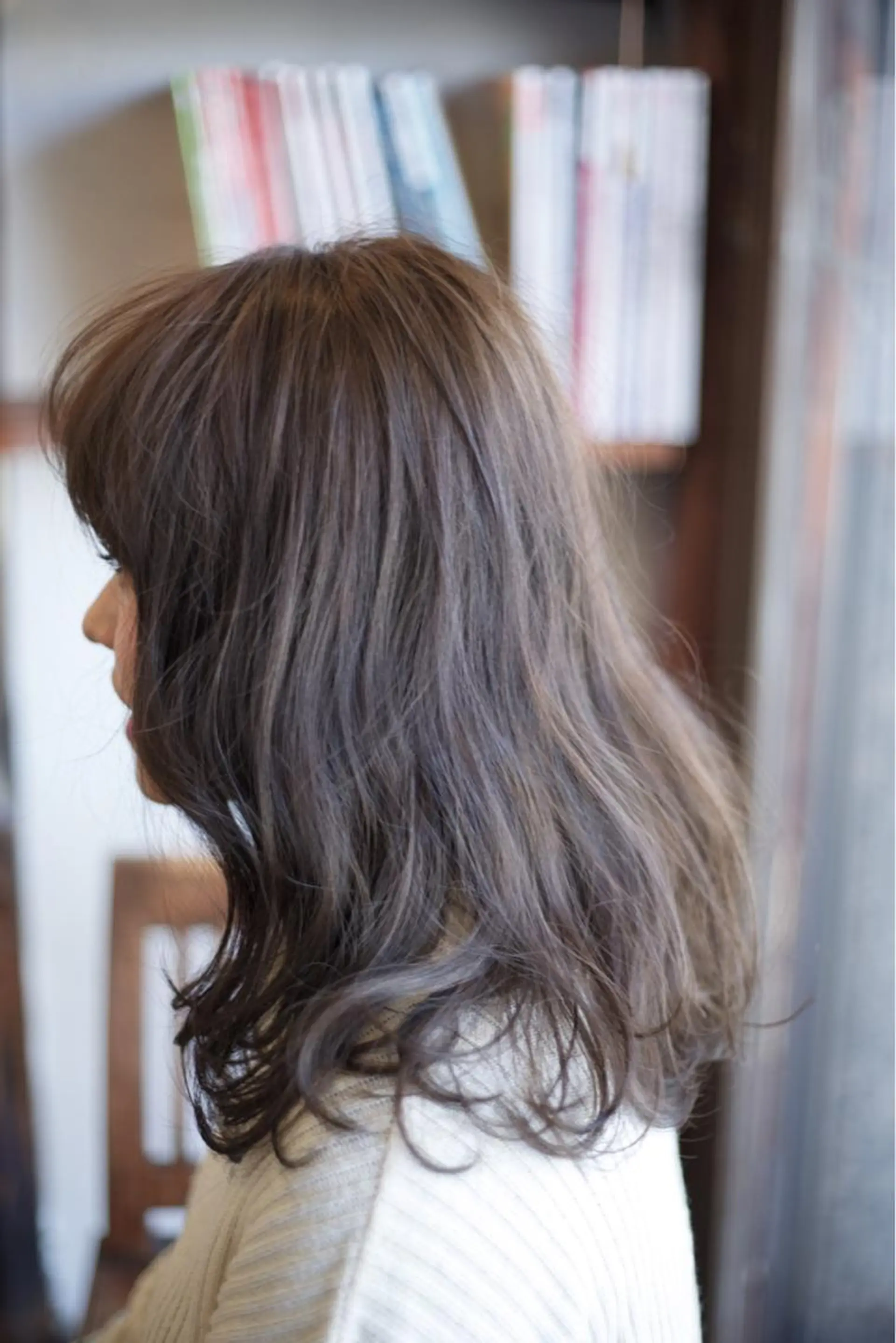 カラー ブリーチ 透明感カラー グレージュ ブリーチなしカラー 【韓国レイヤー特化 ハッシュカット】のヘアスタイル