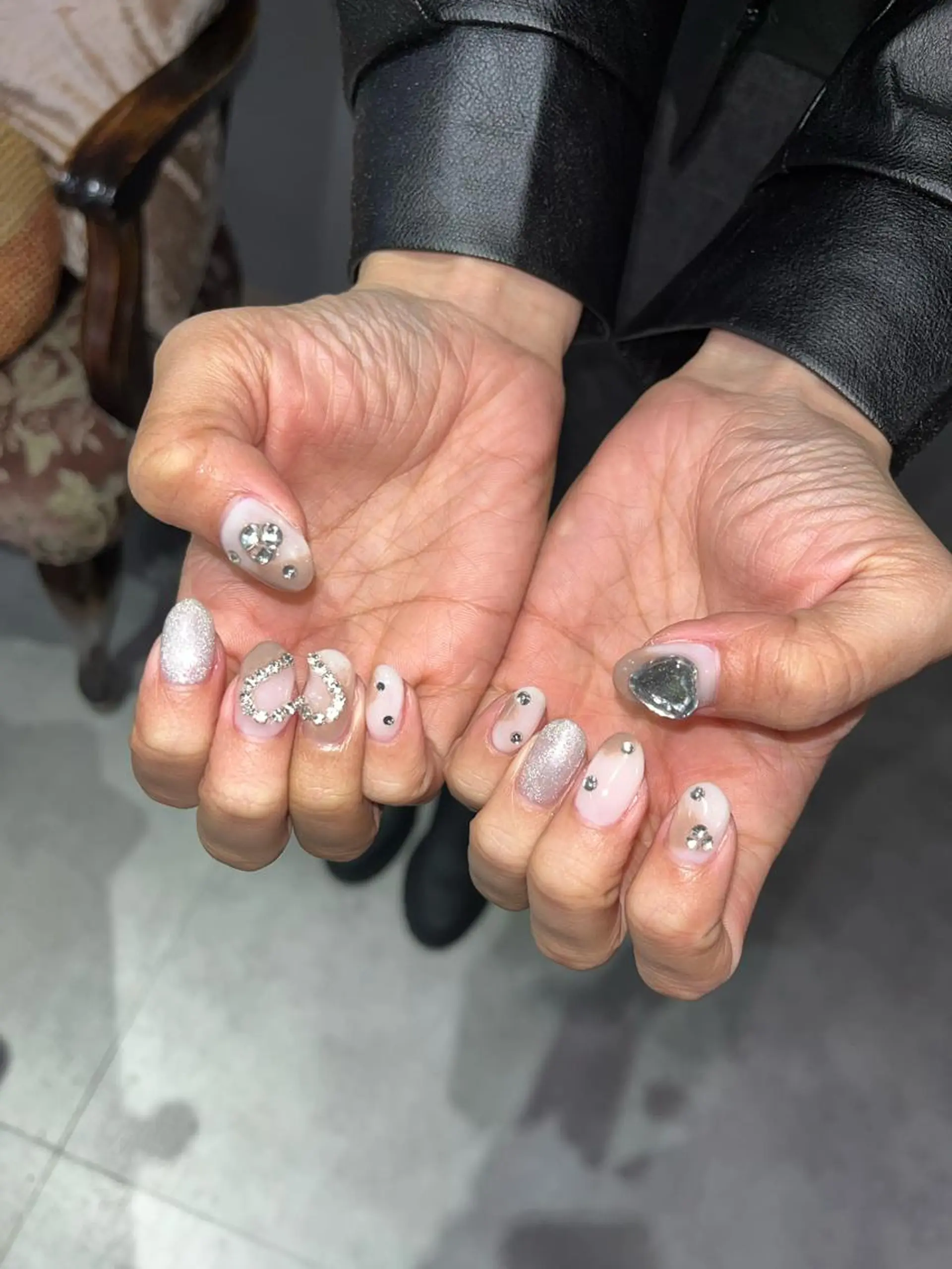 ネイル 🪐富島彩夏 /海外nail🪐のネイルデザイン