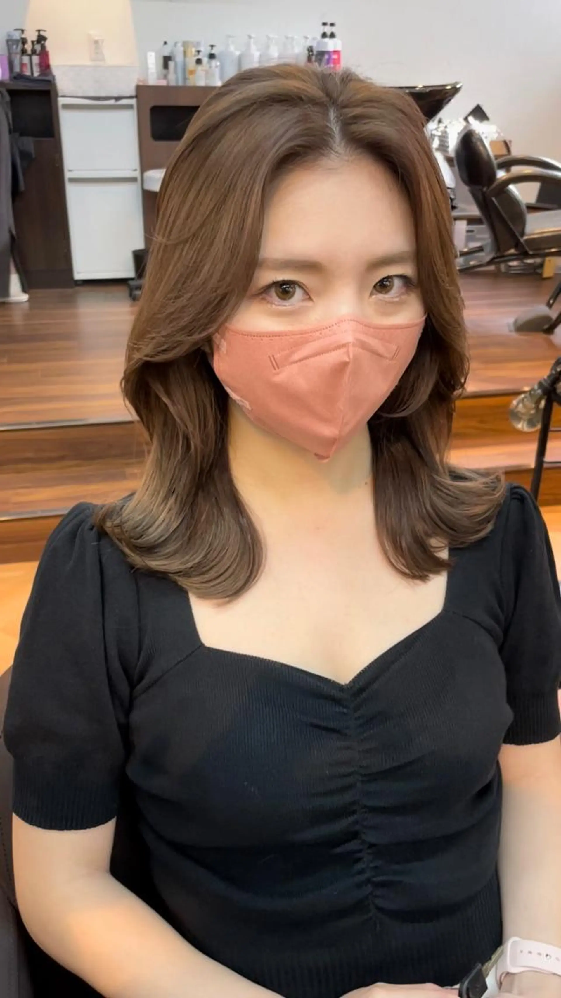 ミディアム くびれヘア カット ヘアカラー チヒョ🦋 韓国hair🇰🇷のヘアスタイル