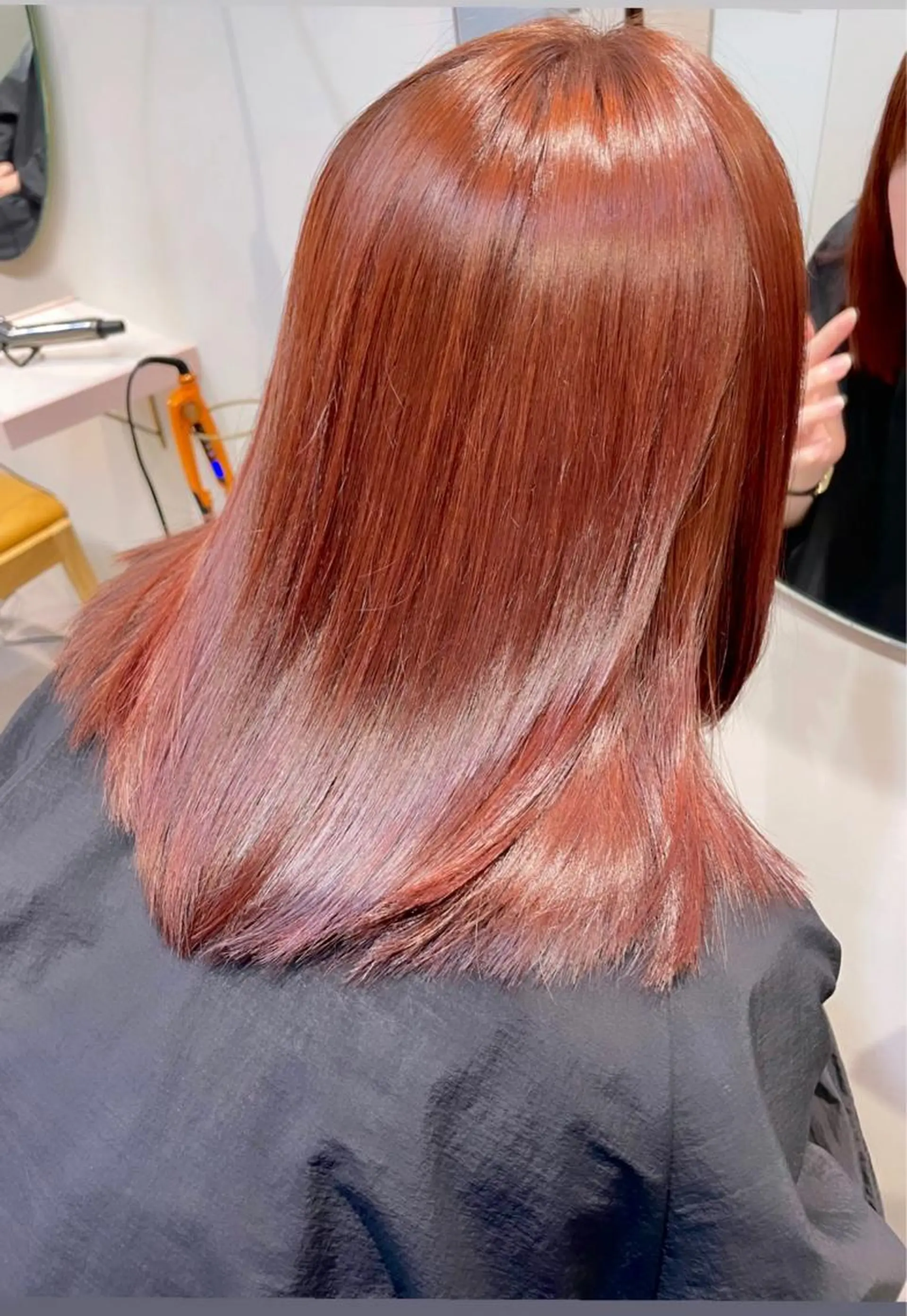 カラー ブラウンカラー オレンジ オレンジブラウン 若月 あやかのヘアスタイル