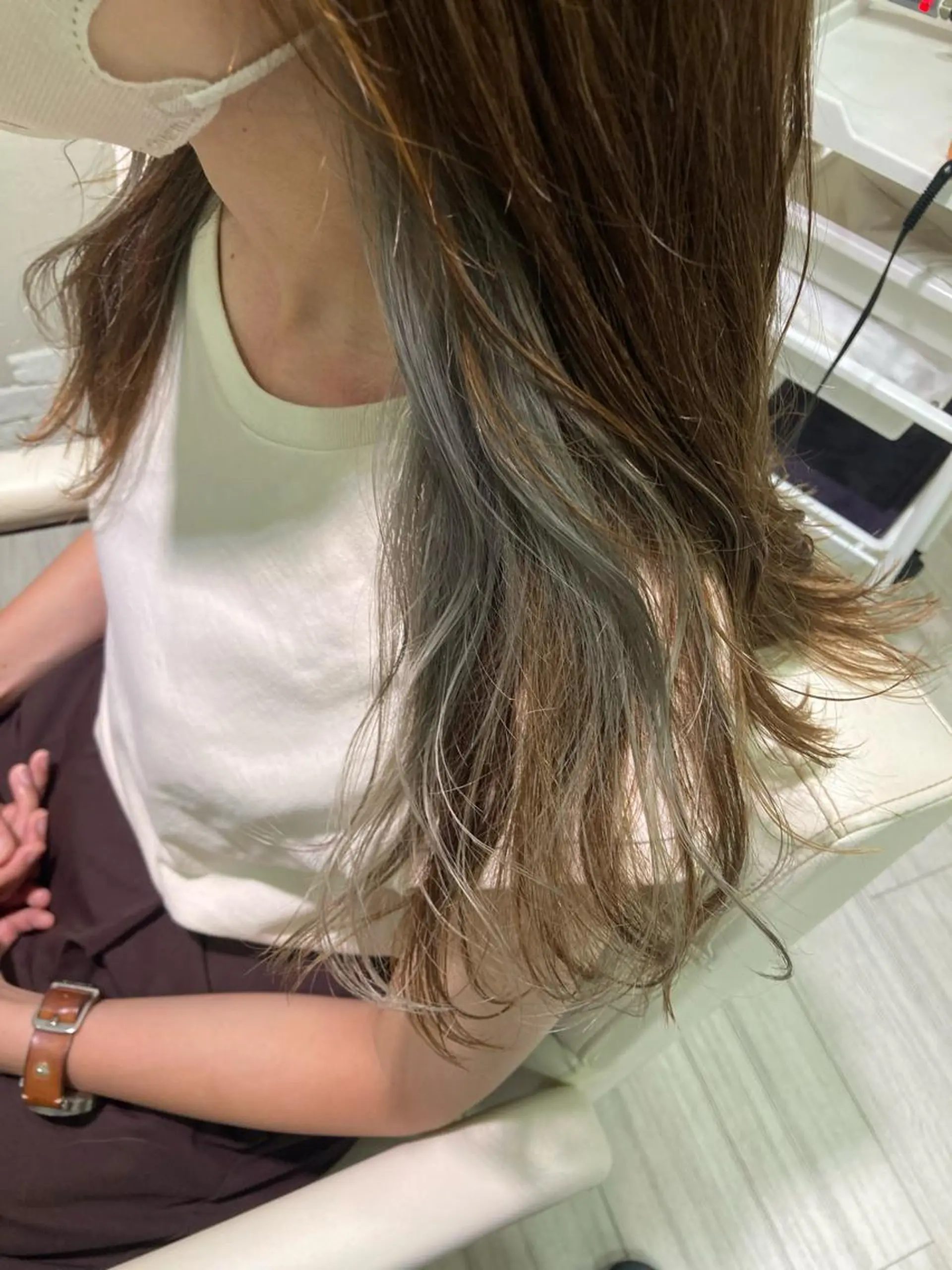 ロング カラー インナーカラー 坂口 愛のヘアスタイル