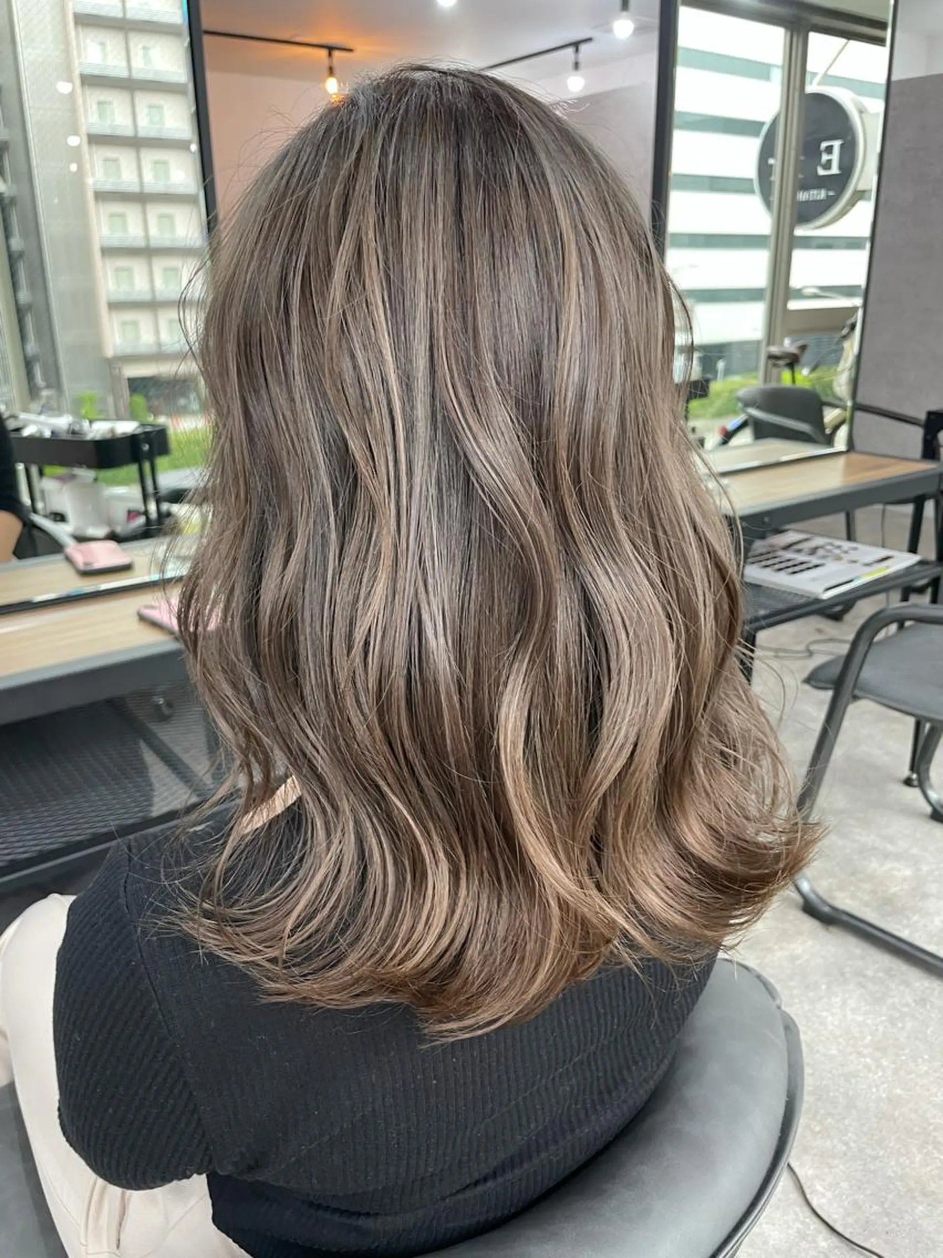 ミディアム カラー パーマ ヘアアレンジ メンズ キッズ ネイル マツエク・マツパ メンズバレイヤージュ メンズブリーチ フェードカット メンズハイライト メンズインナーカラー メンズ特化 しゅうへいのヘアスタイル