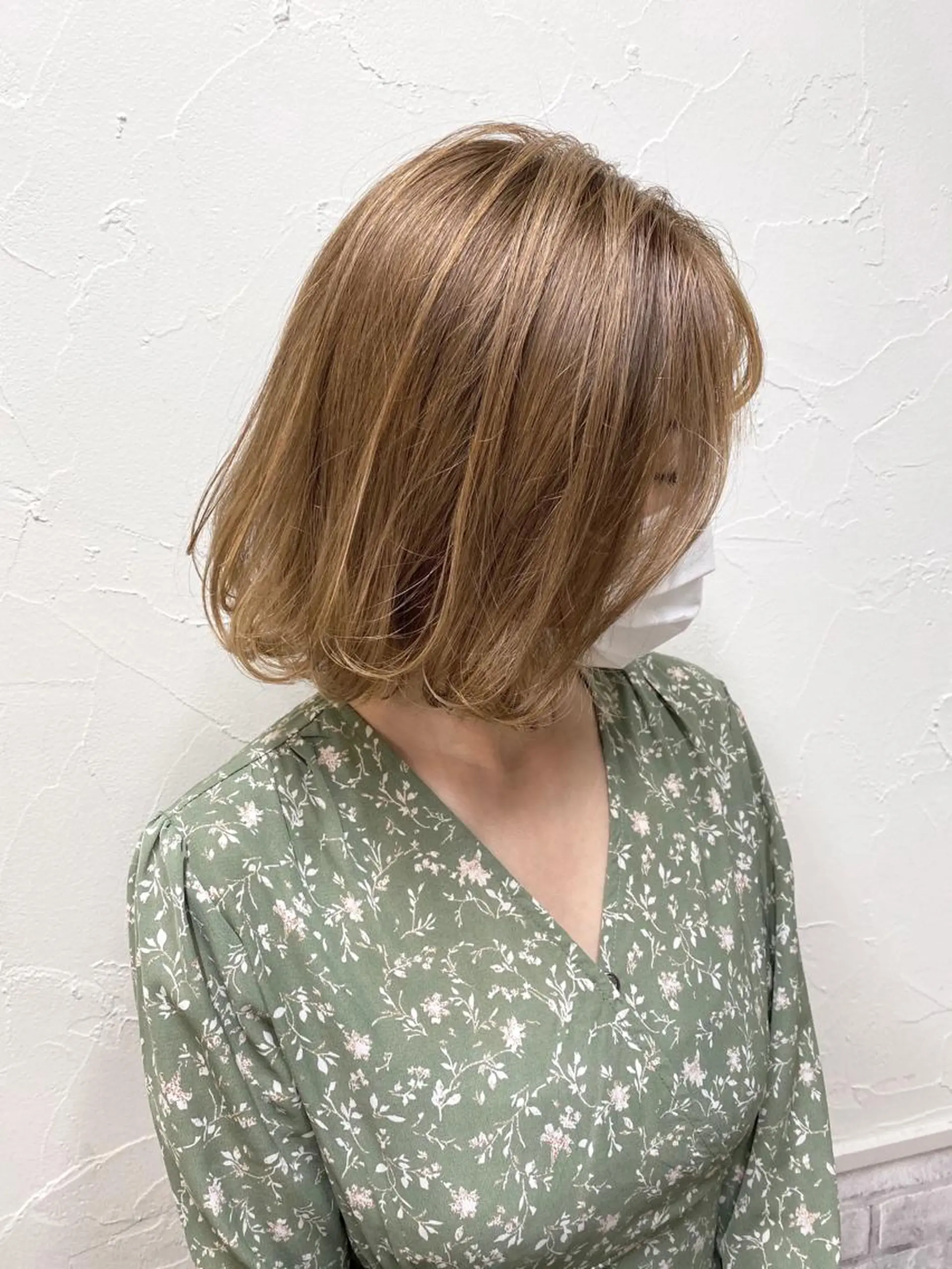 ミディアム カラー ベージュカラー ブリーチ ケアブリーチ 透明感カラー ダブルカラー 髪質改善/レイヤー ストウシンゴのヘアスタイル