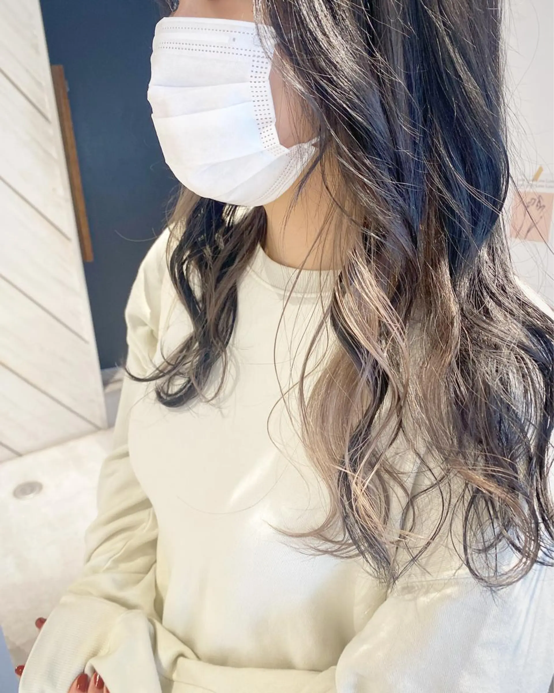 セミロング デザイン🥇複雑履歴 ハイトーン特化のヘアスタイル