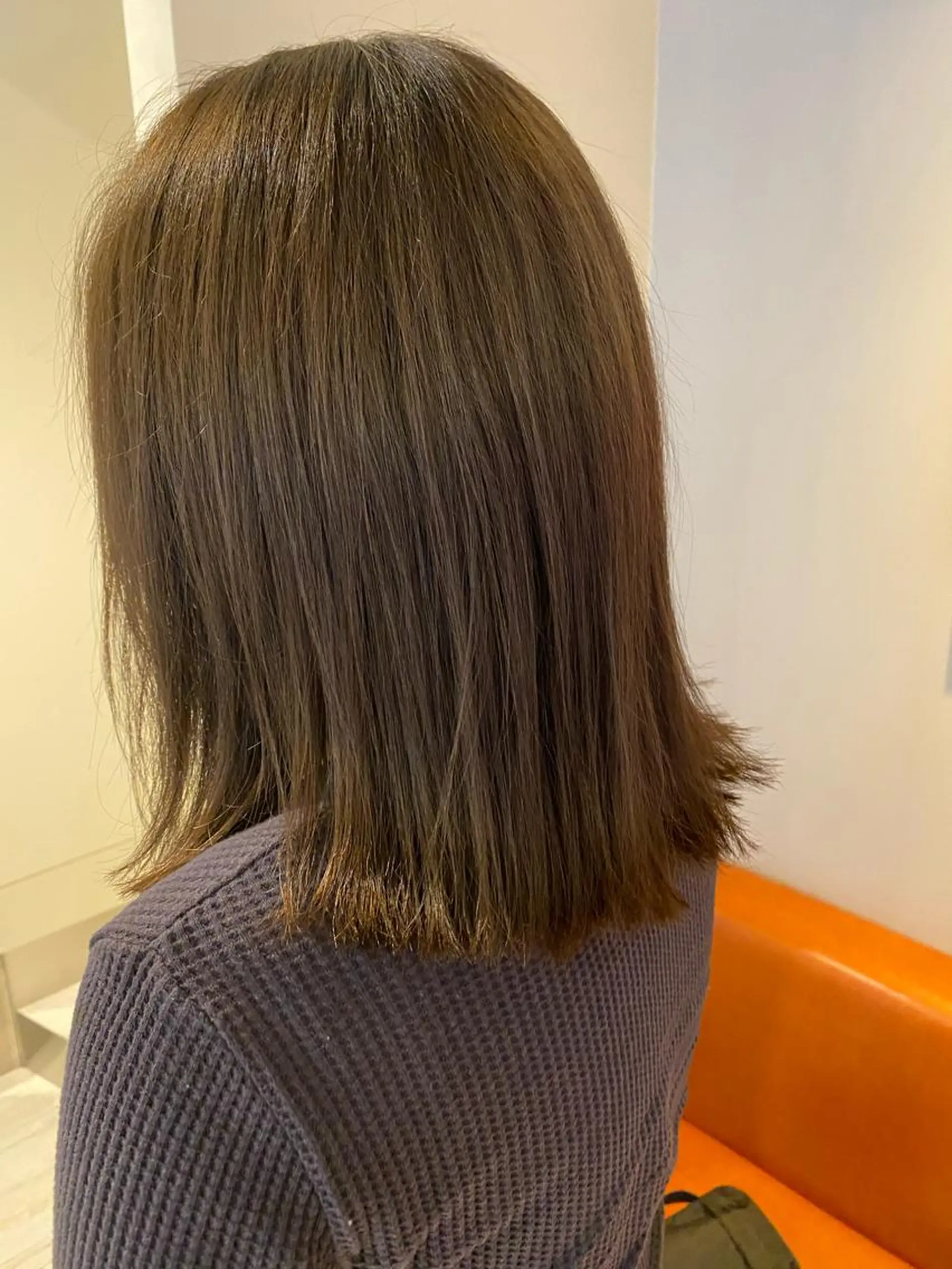 ミディアム カラー アッシュ アッシュブラウン ブラウンカラー 外ハネヘア ohana所属・中尾 綺のヘアスタイル