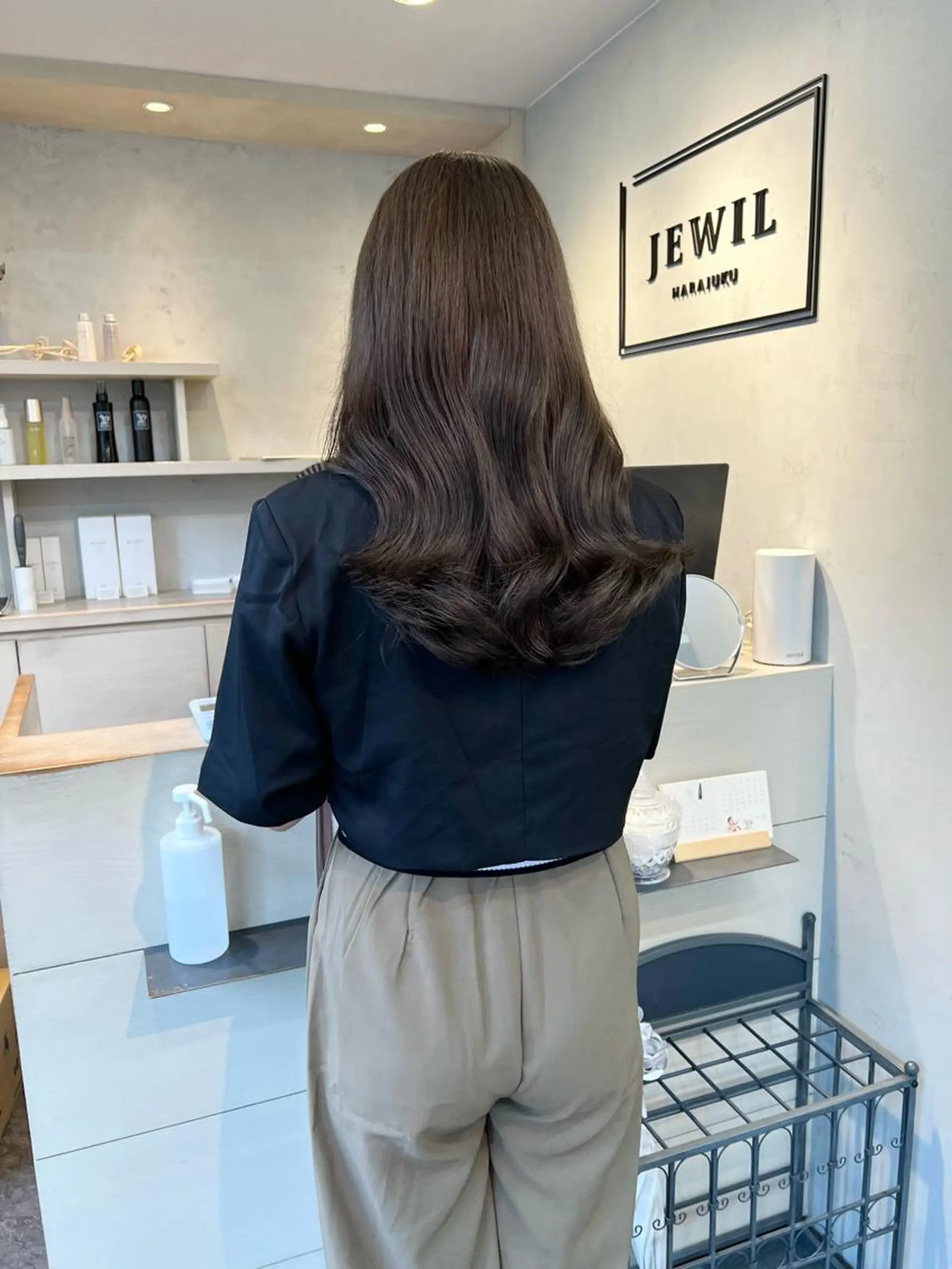 ミディアム カラー ブリーチ グレージュ ブリーチなしカラー ヘアカラー トリートメント 韓国ヘア/レイヤー カット SAKURAのヘアスタイル