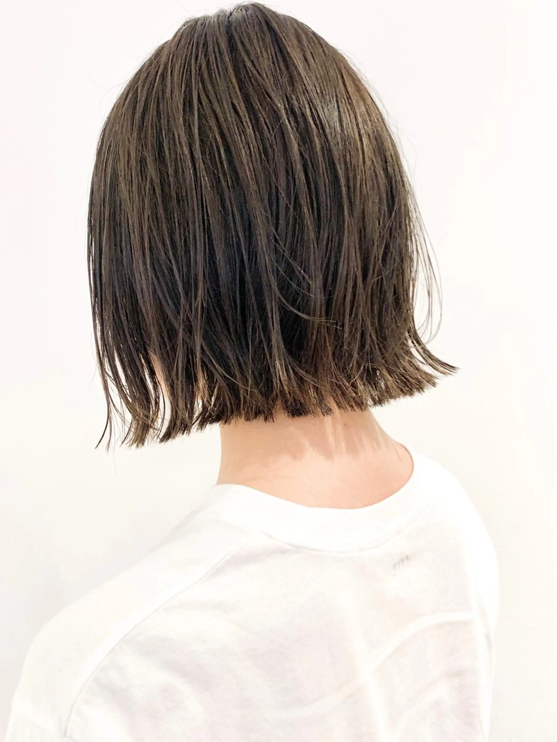 ショート カラー アッシュ ベージュカラー カット ヘアカラー iet.所属・ウルフ/ボブ/耳ツボ ジュエリー◎ricoのヘアスタイル