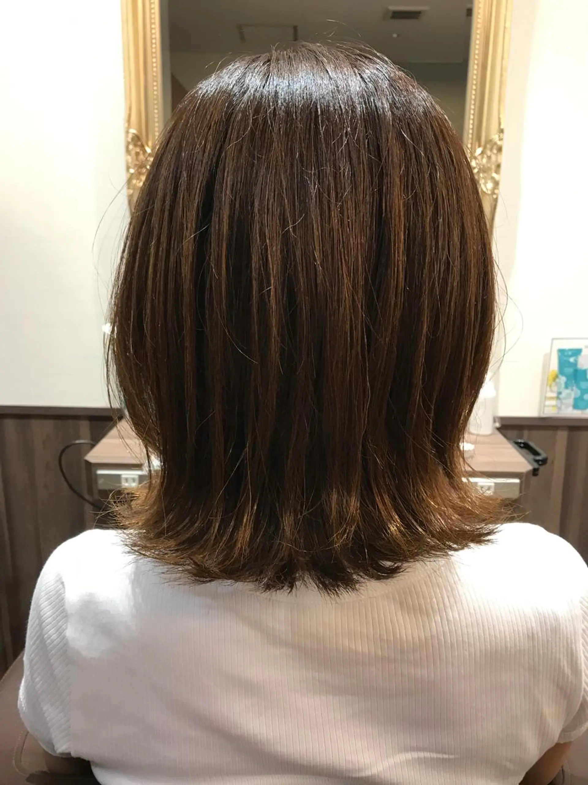 ミディアム 鈴木 香織のヘアスタイル