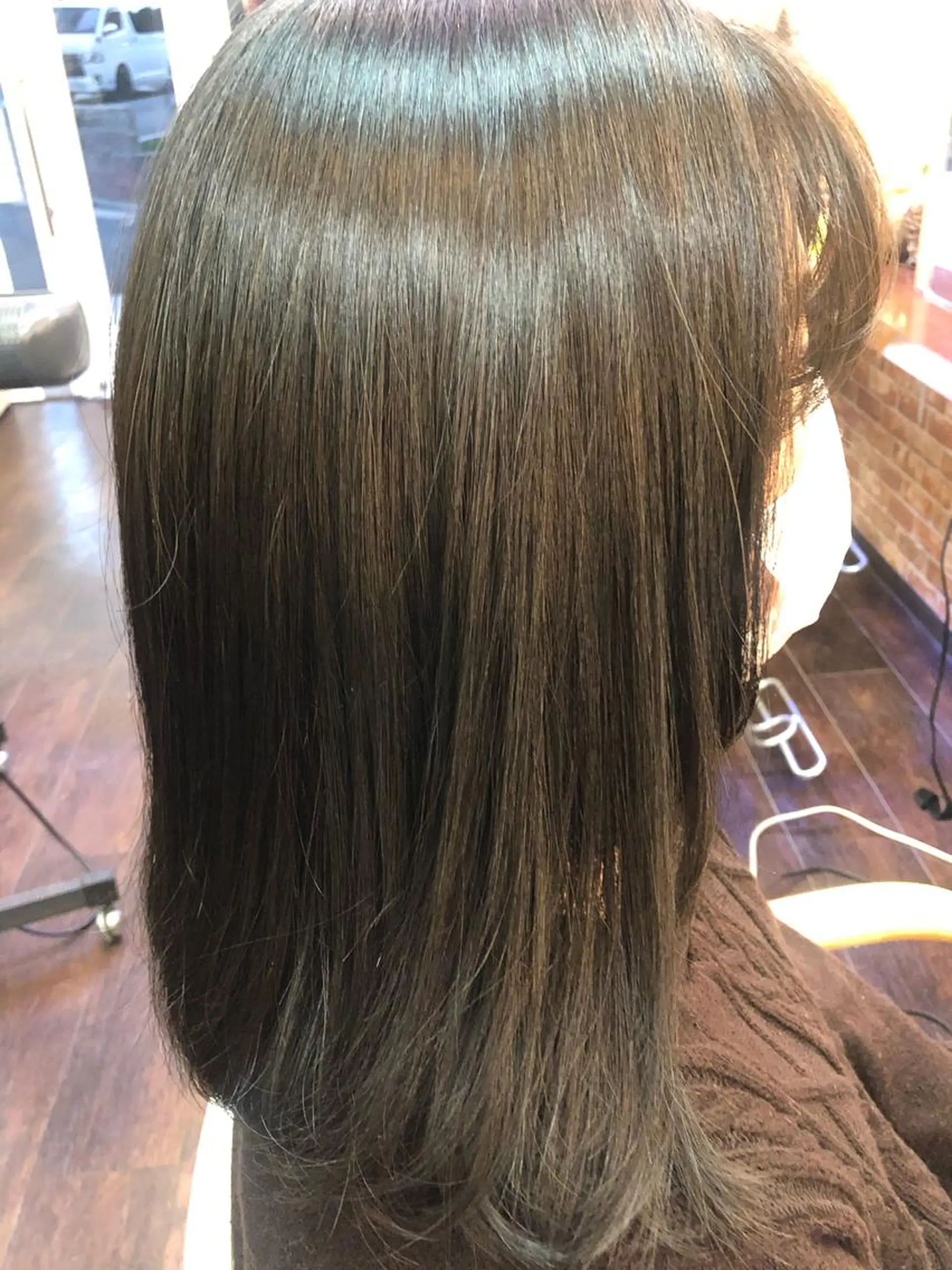 セミロング カラー 桧山 真のヘアスタイル