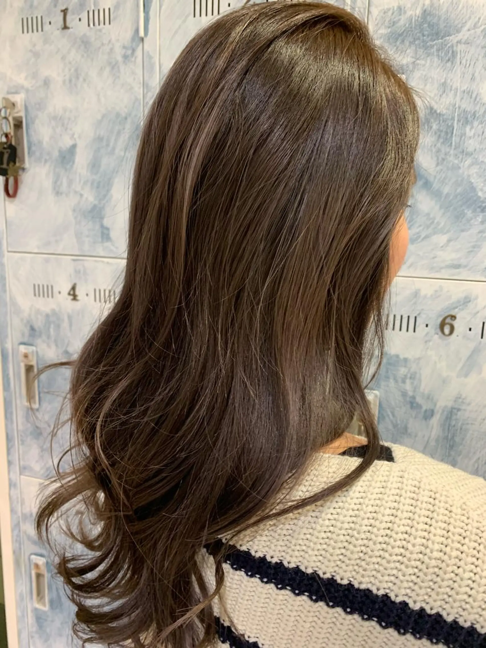 セミロング カラー 髪質改善/縮毛矯正 ツヤ髪🩷さつきのヘアスタイル