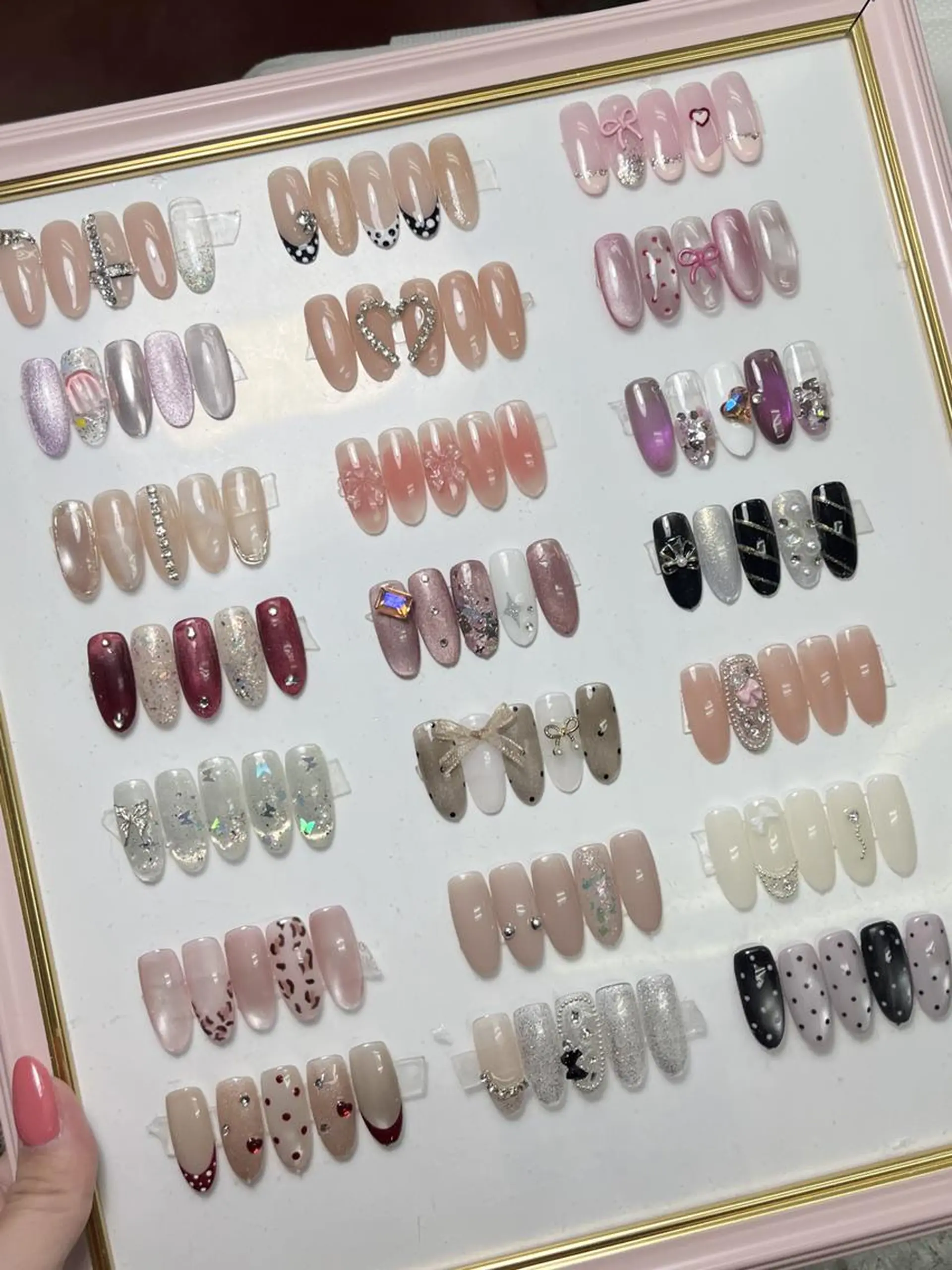 ネイル ハンドネイル ongles chicのネイルデザイン