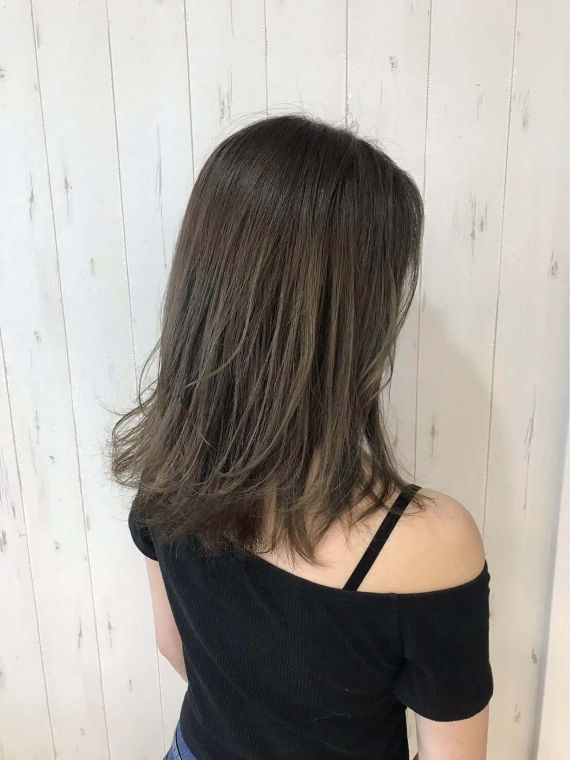 セミロング カラー パーマ ヘアアレンジ キッズ ネイル マツエク・マツパ メンズ人気NO,1 Genieジーニーのヘアスタイル