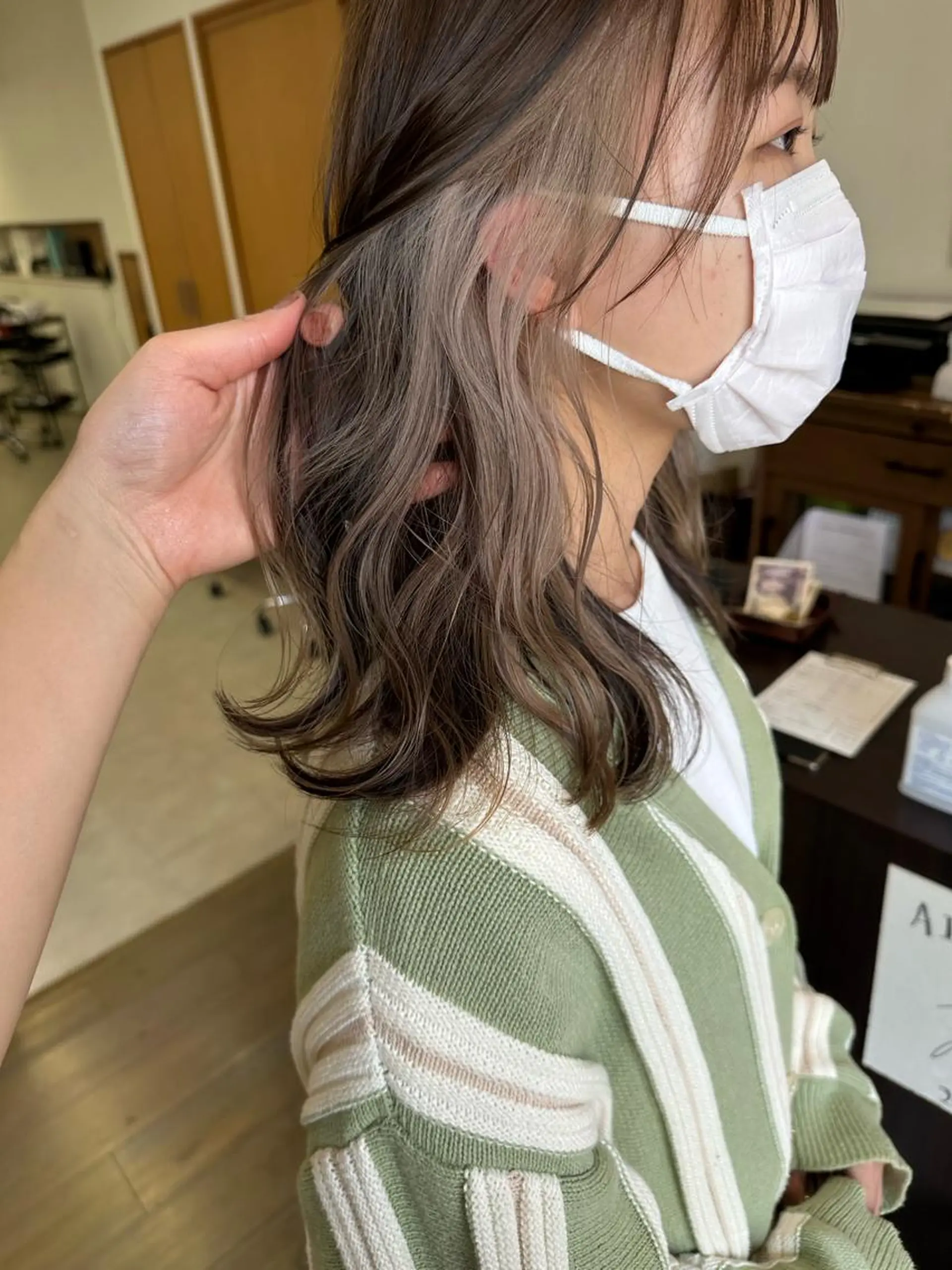 ミディアム カラー ベージュカラー カット ヘアカラー トリートメント peg.hair所属・ブリーチカラー🫧 森　凪沙のヘアスタイル