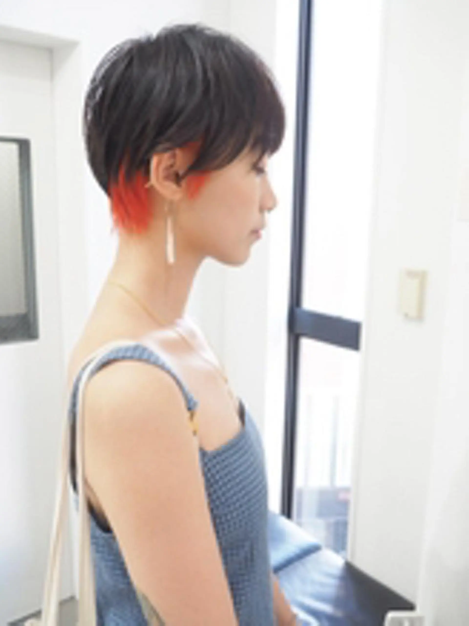 ショート カラー 前田 桃花のヘアスタイル