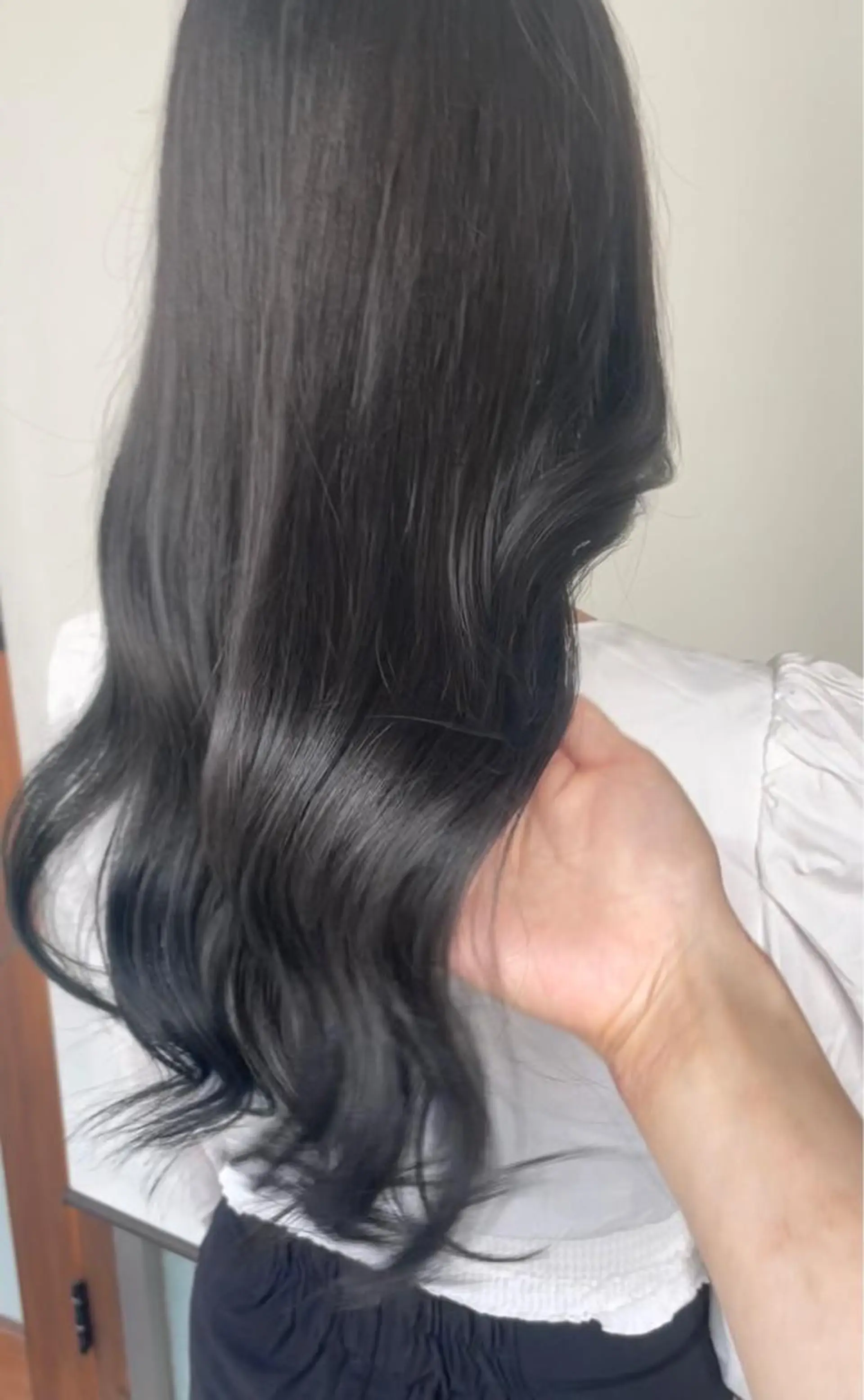 ロング カラー 黒髪 ブルーカラー ブルーブラック チヒョ🦋 韓国hair🇰🇷のヘアスタイル