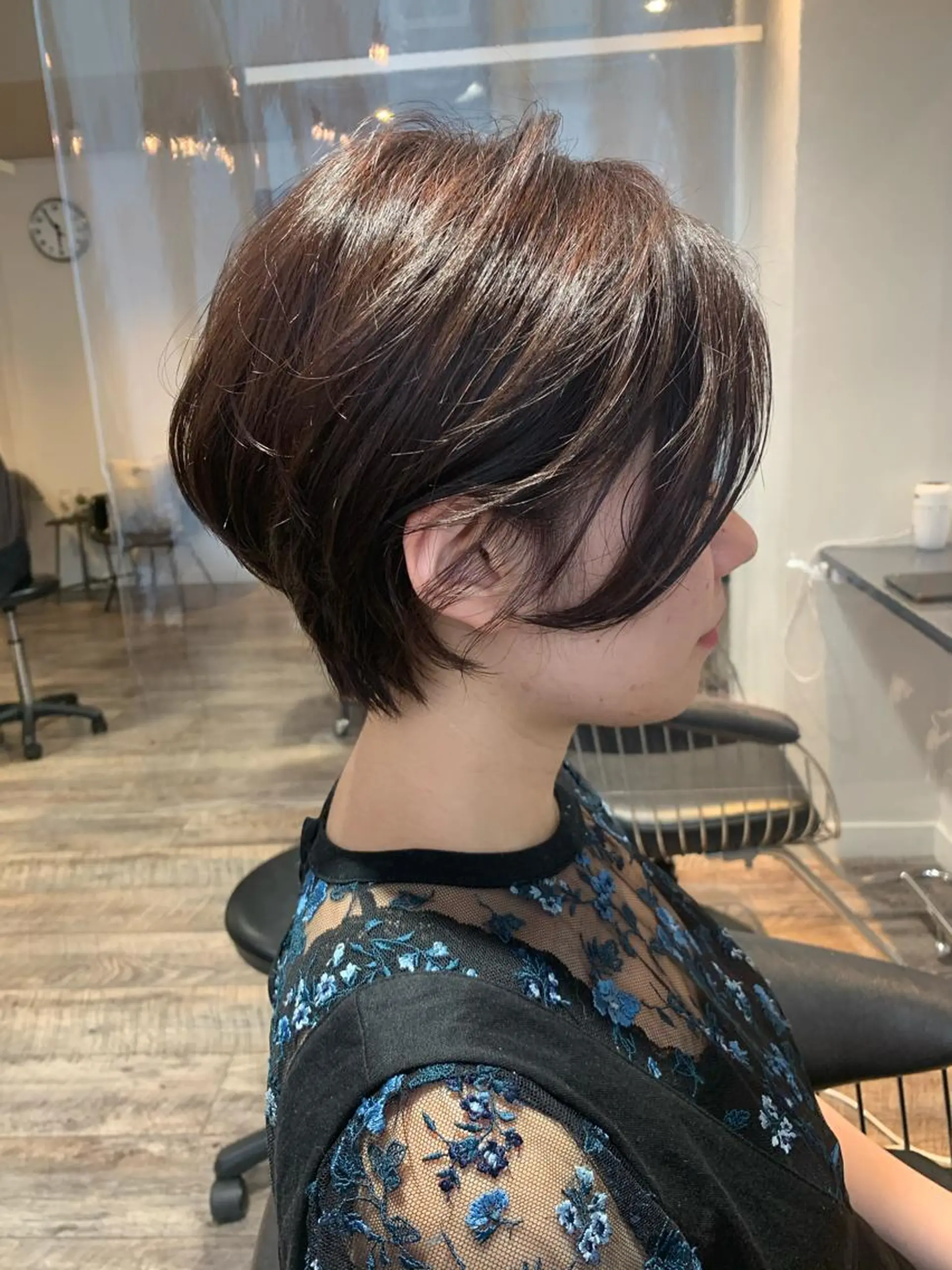 ショート カラー パーマ ヘアアレンジ メンズ キッズ ネイル マツエク・マツパ ブラウンカラー バイオレットカラー バイオレットブラウン カラーマツエク ショートヘア SALOWIN梅田茶屋町店所属・ウルフレイヤーカット /チヒロのヘアスタイル