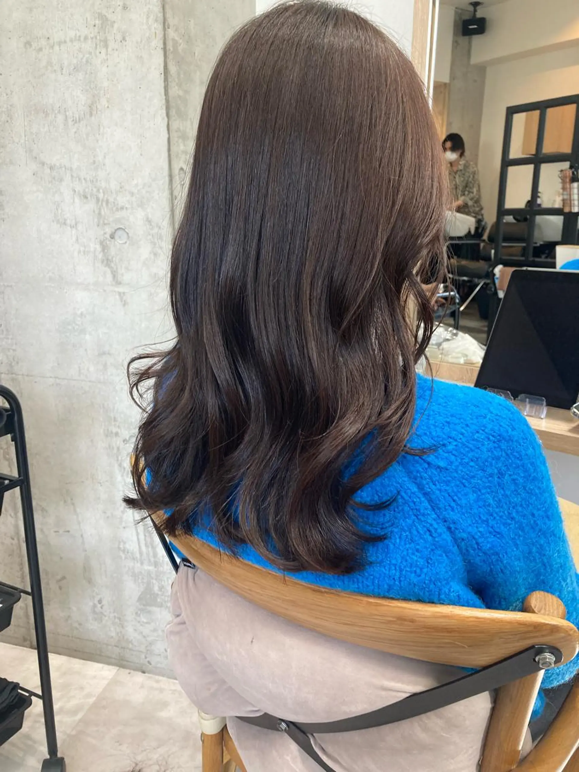 セミロング ヘアカラー トリートメント ✨色持ちの良い艶 カラー✨蟹江真世のヘアスタイル