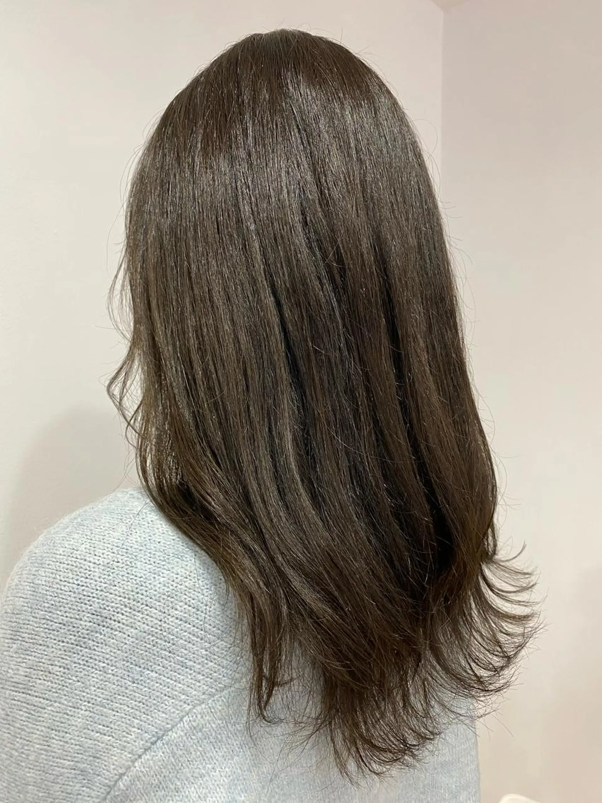 セミロング カラー ブラウンカラー オリーブブラウン ヘアカラー トリートメント 💫お呼ばれヘア💫 髪質改善✨トモエ市川のヘアスタイル