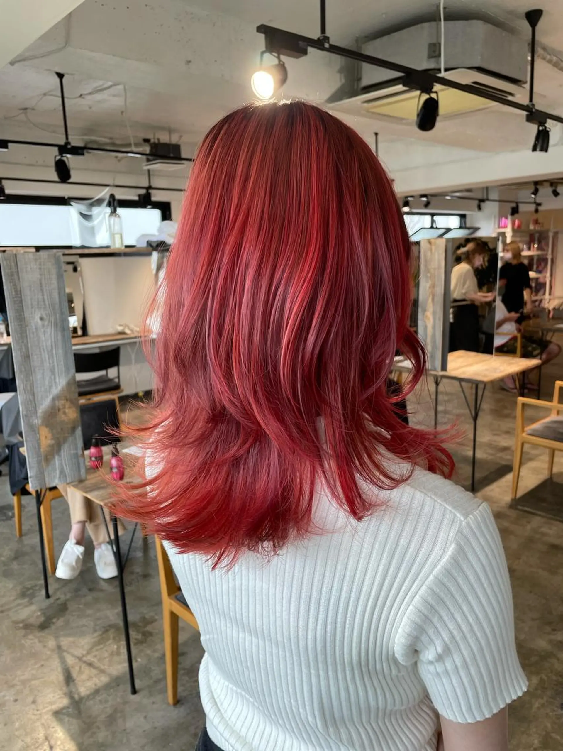 セミロング カラー レッドカラー ヘアカラー トリートメント ハイトーン/レイヤー /ケアブリーチ石川治のヘアスタイル