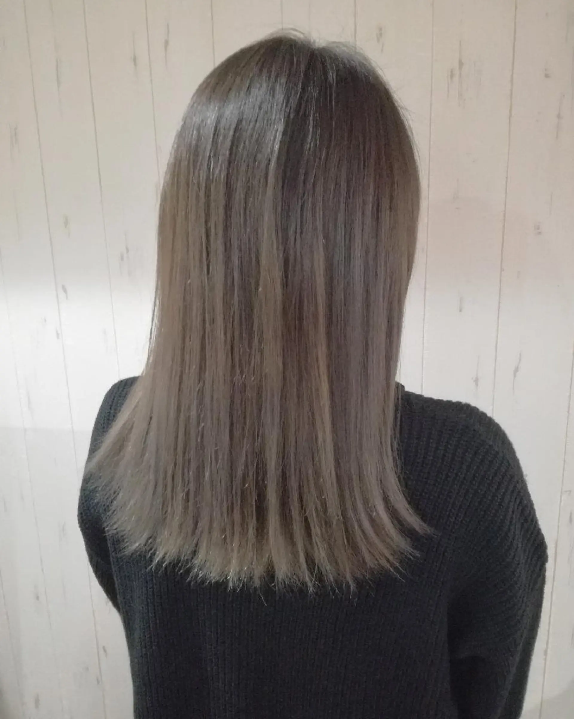 ミディアム カラー グラデーションカラー グレージュ 西川 敏夫のヘアスタイル