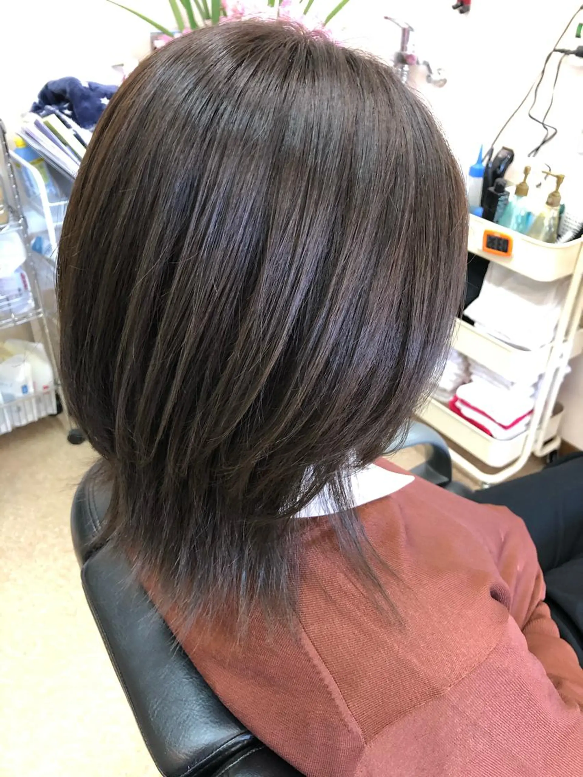 ミディアム カラー ウルフカット ヘアサロン モカ所属・石塚 浩のヘアスタイル