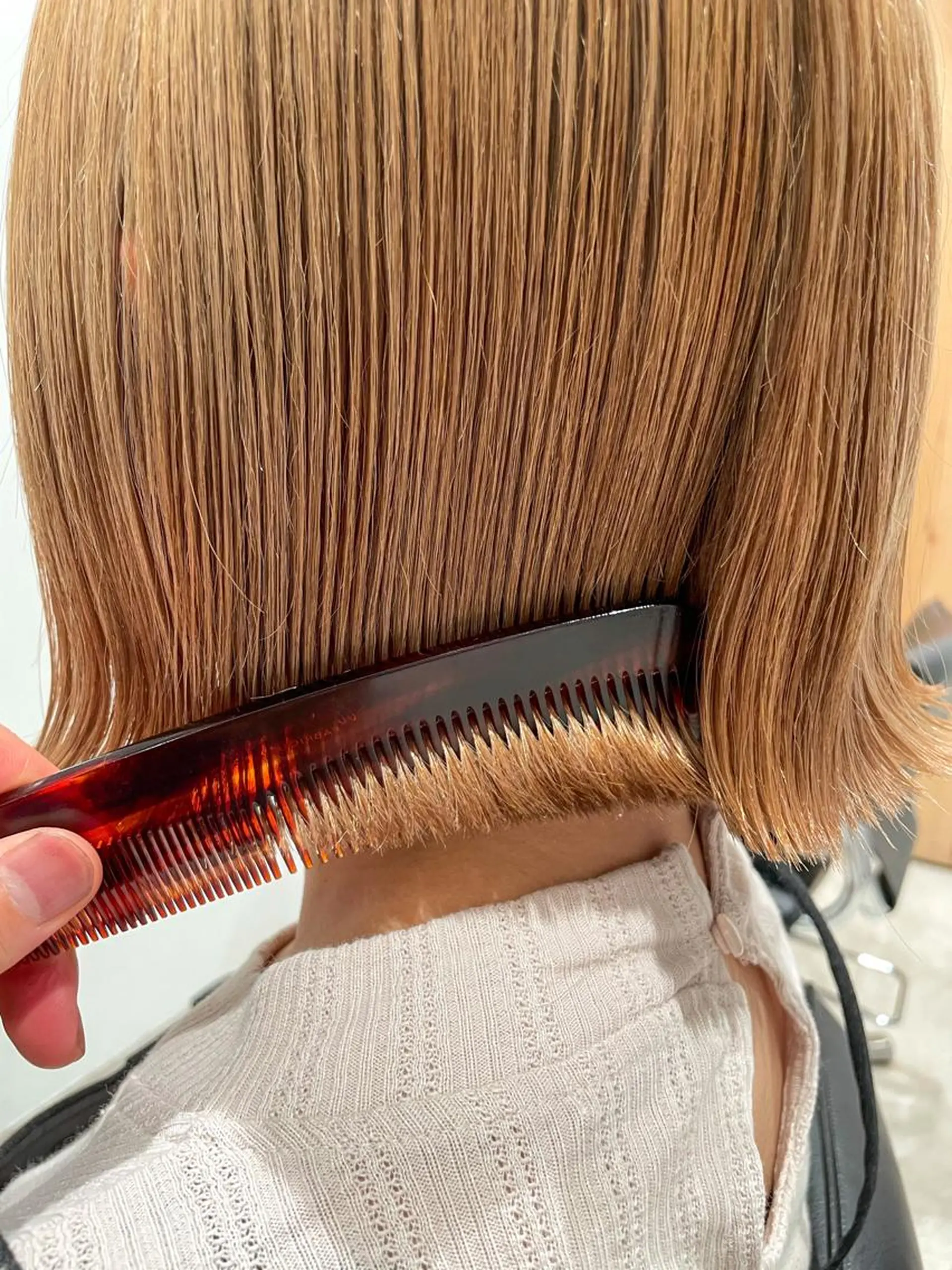 ショート カラー ベージュカラー ブリーチ ミルクティーベージュ ボブ カット ヘアカラー トリートメント ヘアセット センスをお届けします 大谷将生INFPのヘアスタイル