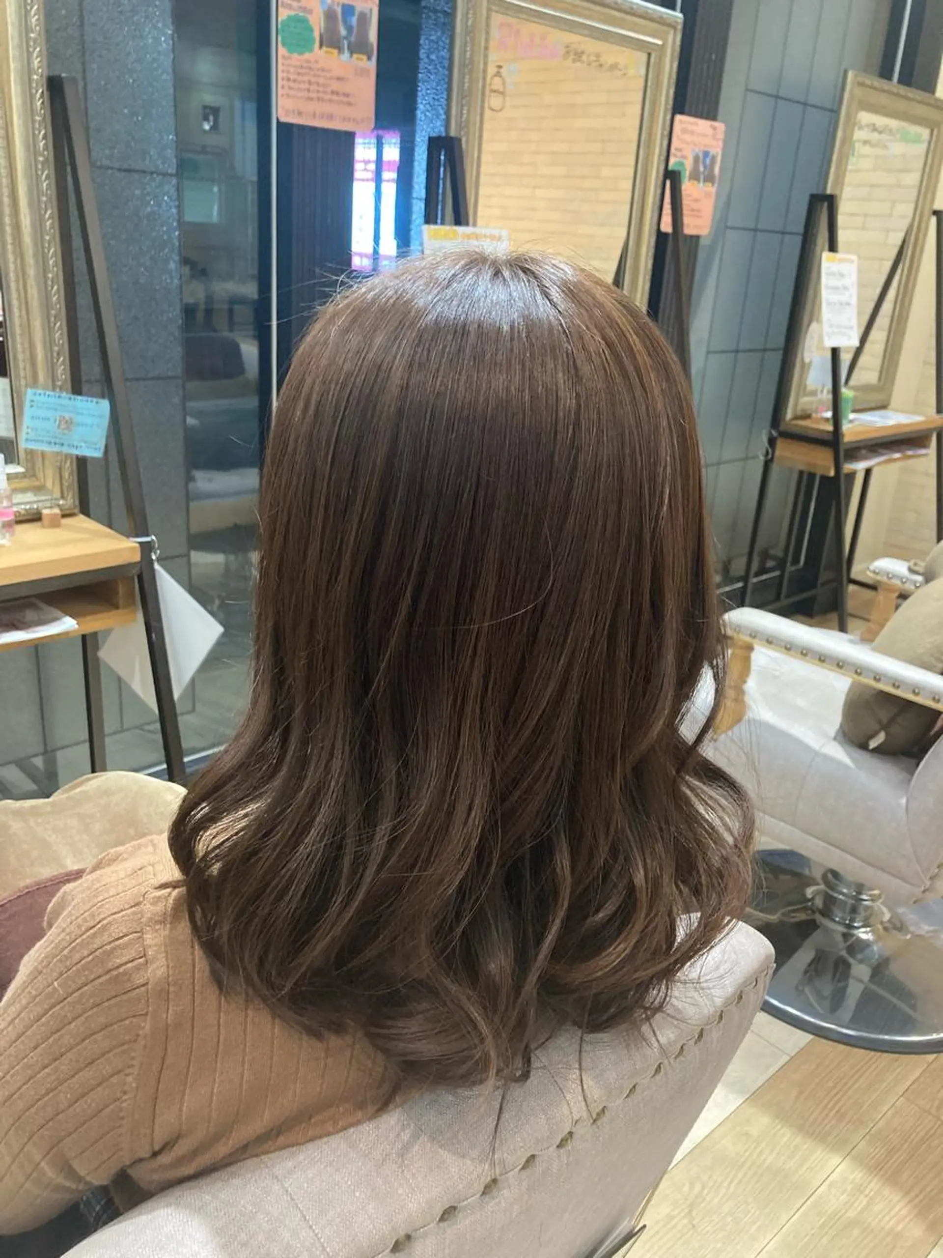 ミディアム カラー ベージュカラー オリーブベージュ カット ヘアカラー 💎髪質改善💎 西森千夏のヘアスタイル