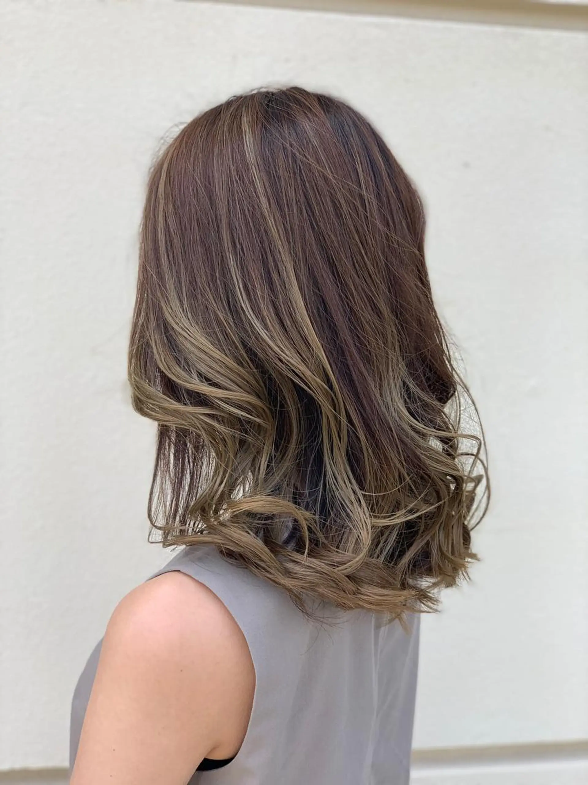 ミディアム カラー n/m by JILBLAN所属・n/m by JIL BLAN KAIのヘアスタイル