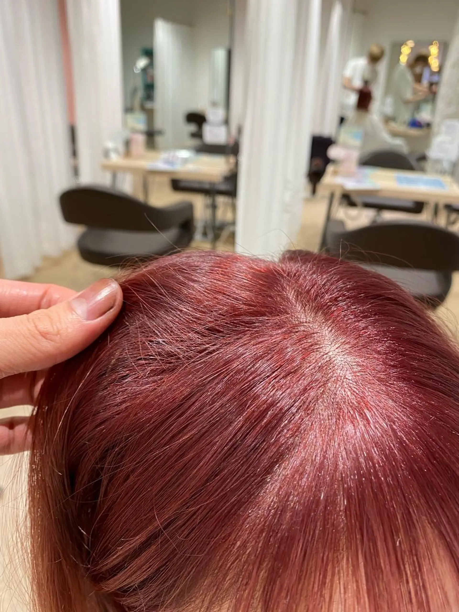 ミディアム カラー ピンクカラー AVANCE.西宮北口所属・白髪ぼかし/髪質改善 梅原響輝のヘアスタイル