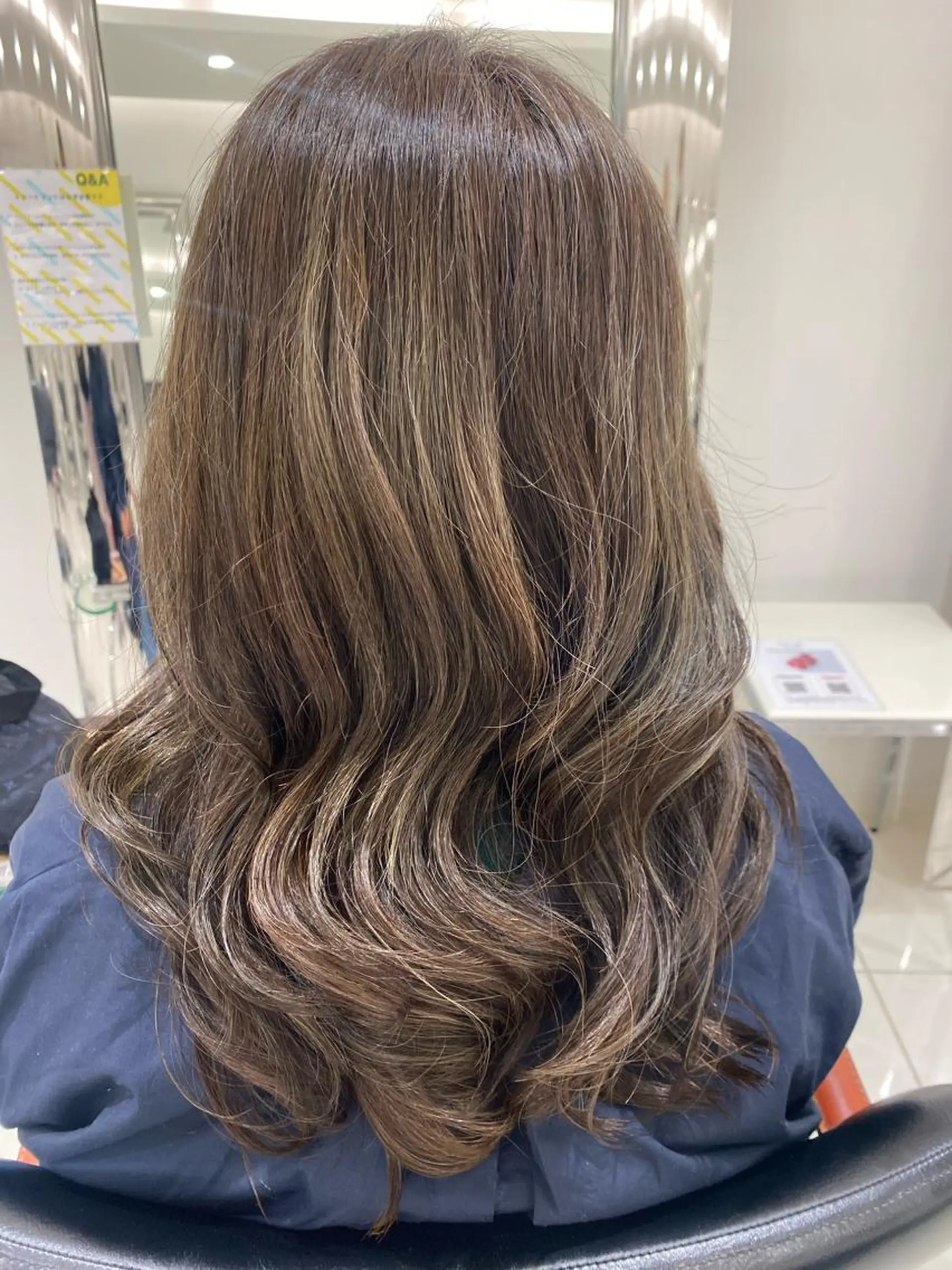 ロング 山口 優美のヘアスタイル