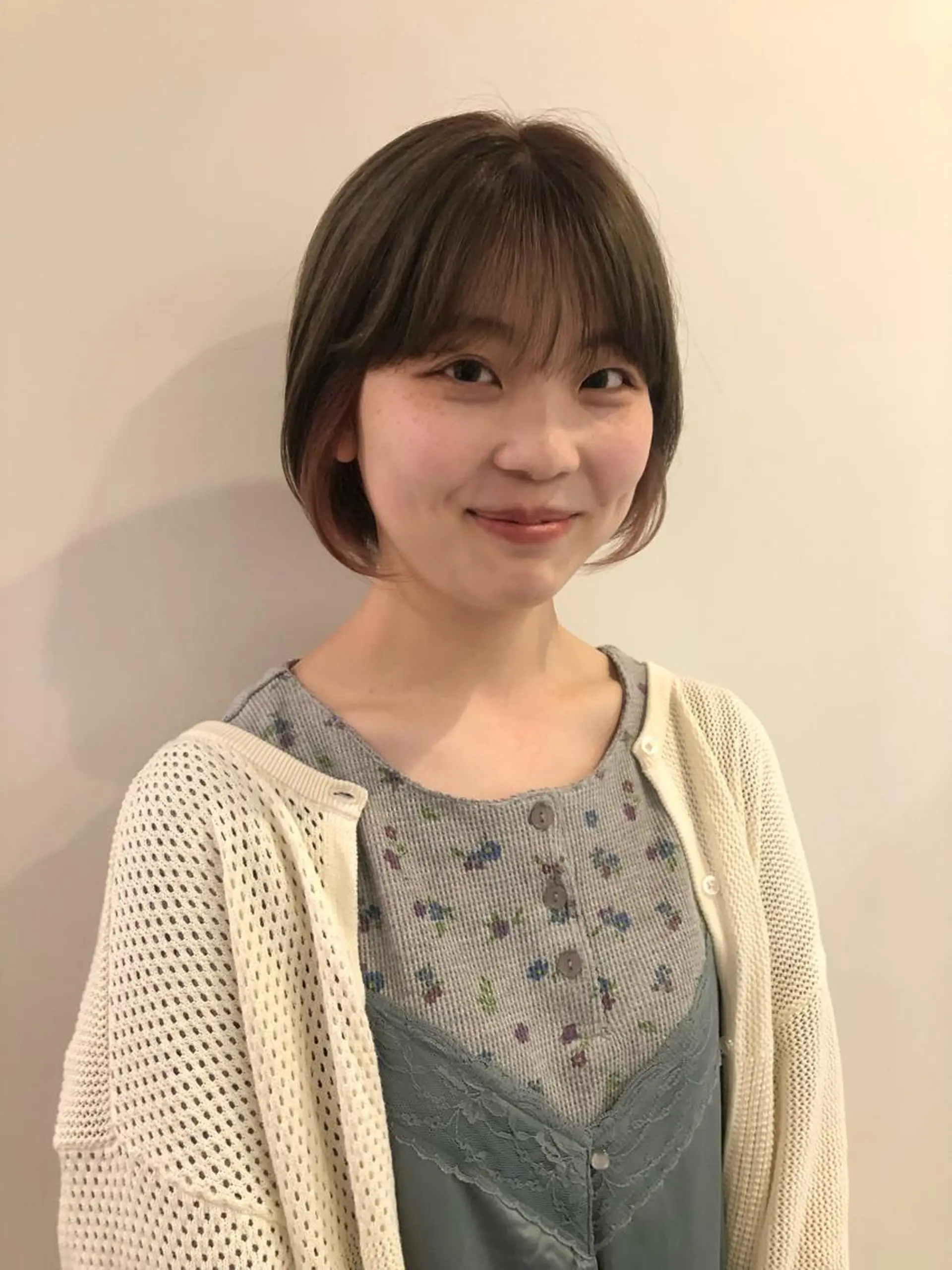 ミディアム カラー ピンクカラー ヘアカラー レイヤー/お顔まわり 暖色カラー🍑Amiのヘアスタイル