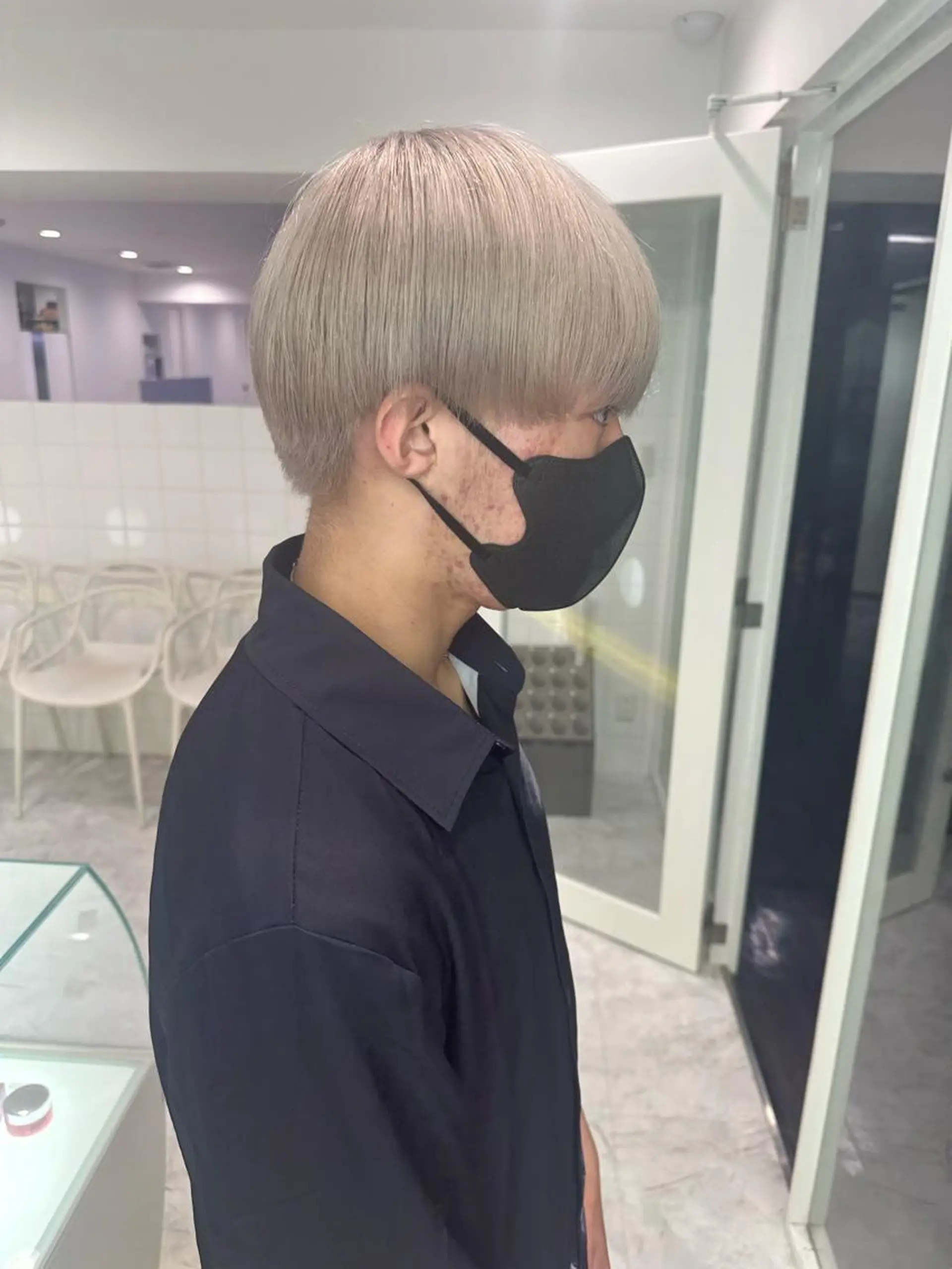 ショート カラー アッシュ ミストバング ベージュカラー 黒髪 ブリーチ カット 🪞ハイトーン🪞 🤍waka🤍のヘアスタイル