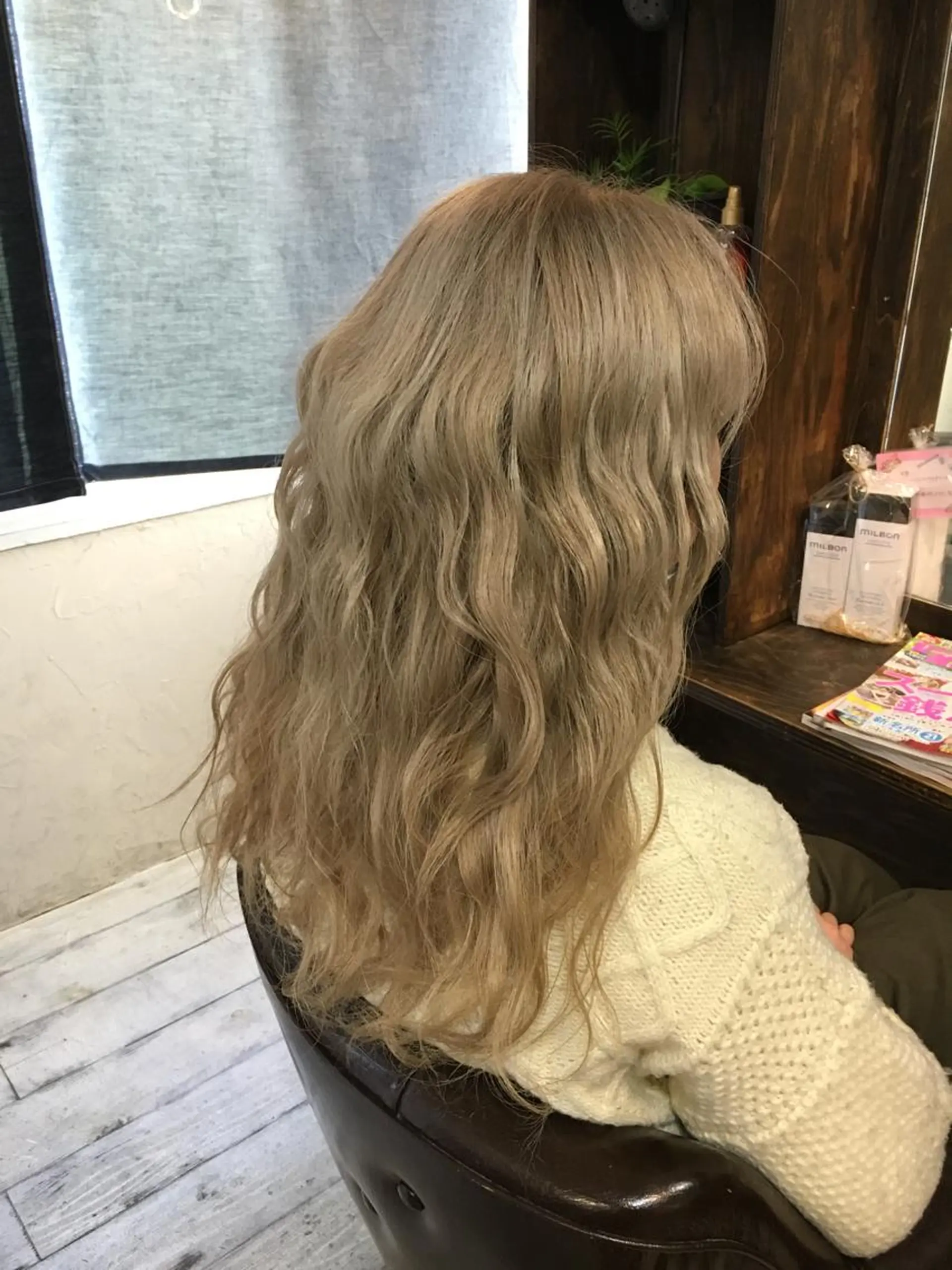 ロング カラー ベージュカラー ダブルカラー イルミナカラー LoRE hair 四条河原町　西尾友里のヘアスタイル