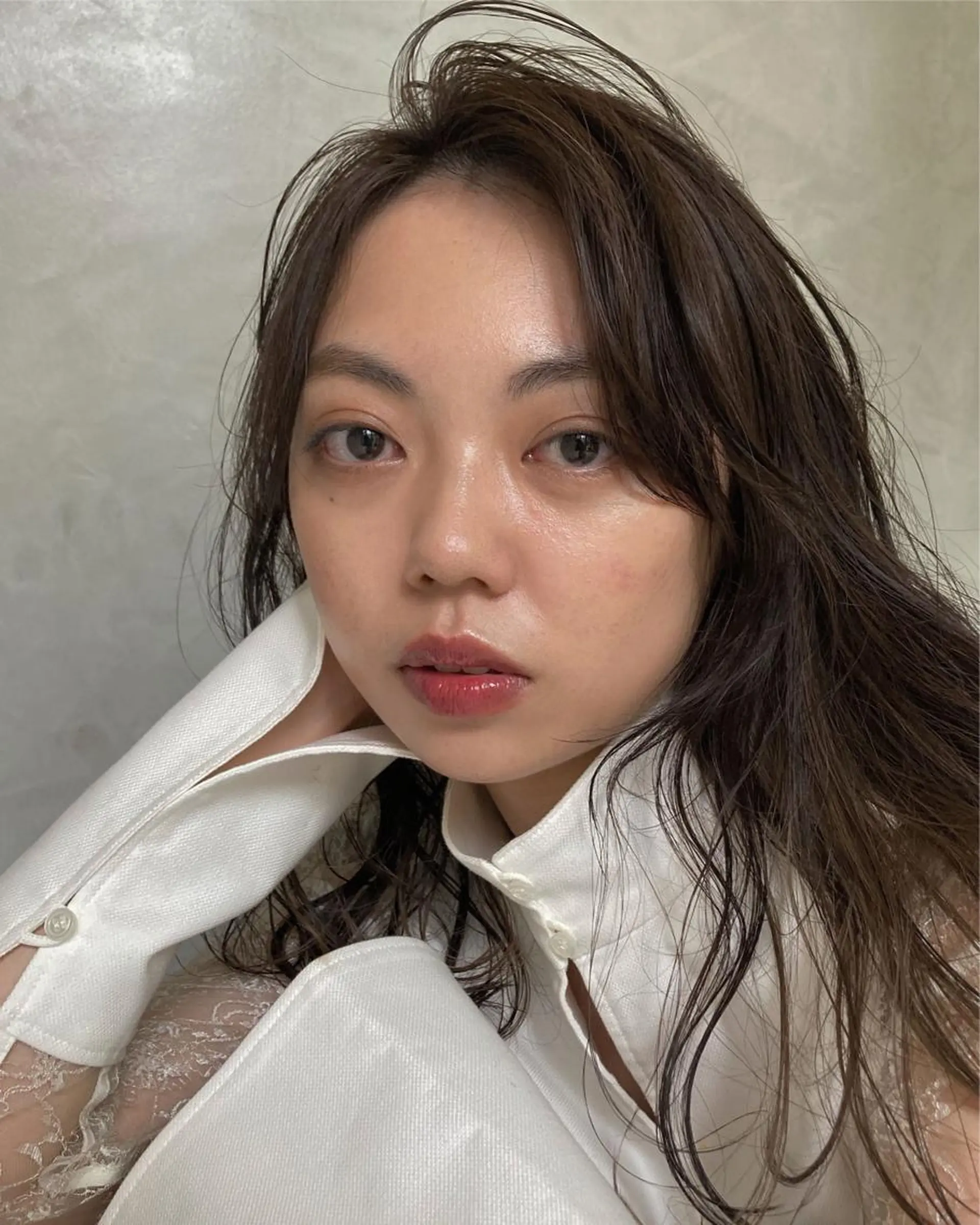 セミロング カラー ブリーチ 透明感カラー ブリーチなしカラー 佐伯 和佳のヘアスタイル