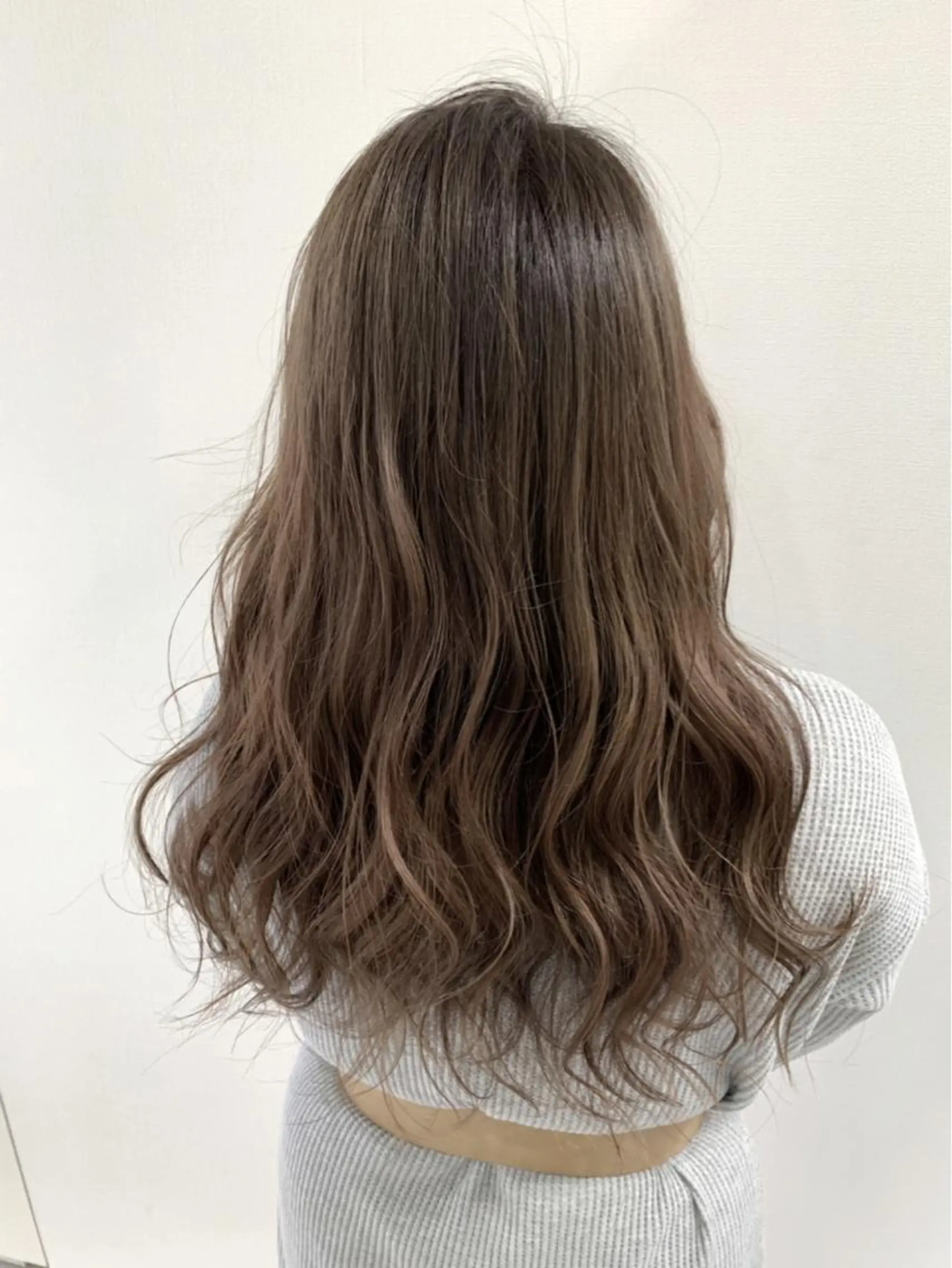 セミロング カラー ベージュカラー ブリーチ ミルクティーベージュ ブリーチなしカラー Lee 甲子園のヘアスタイル