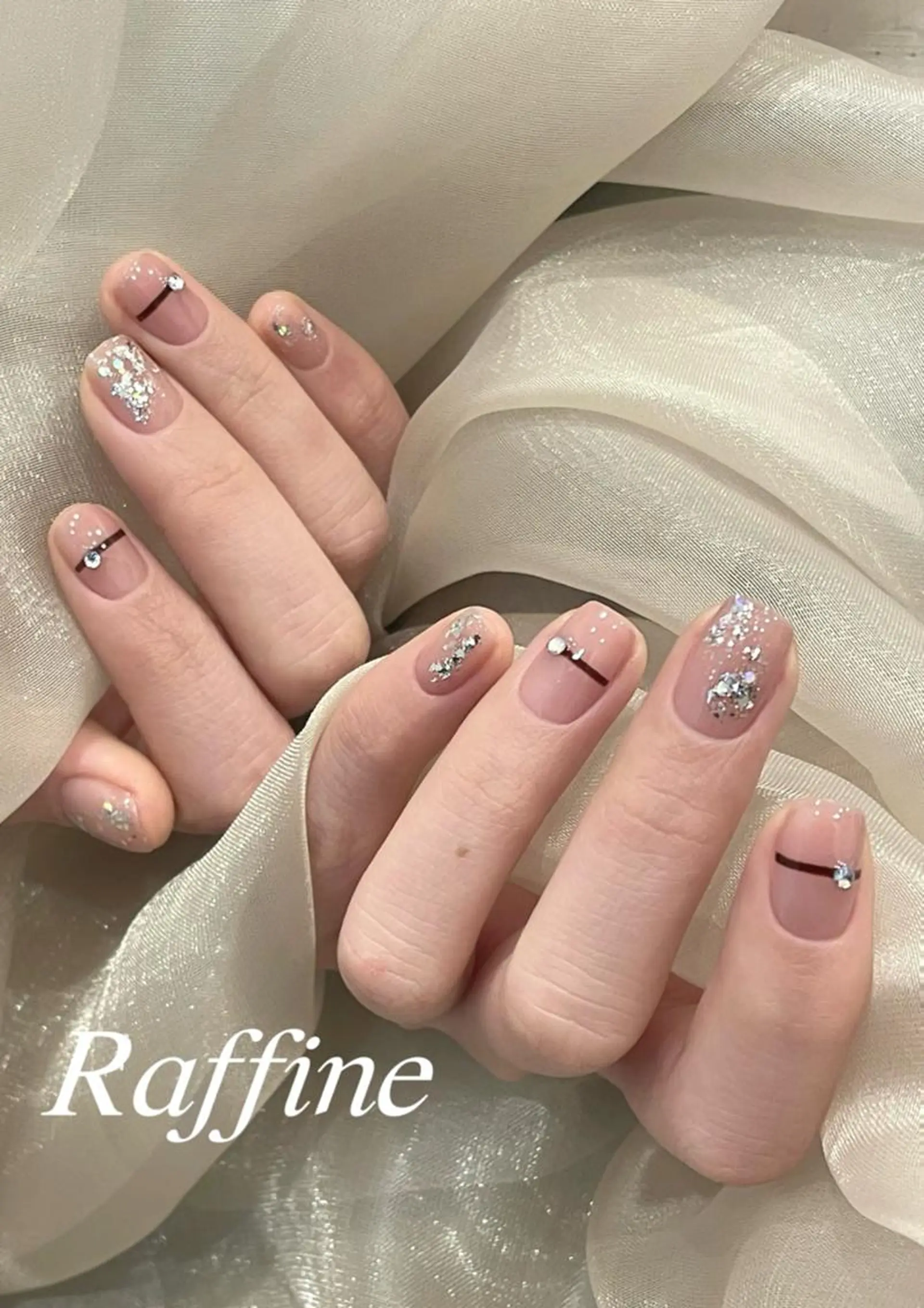 ネイル ハンドネイル RAFFINE haru🦋🩵のネイルデザイン