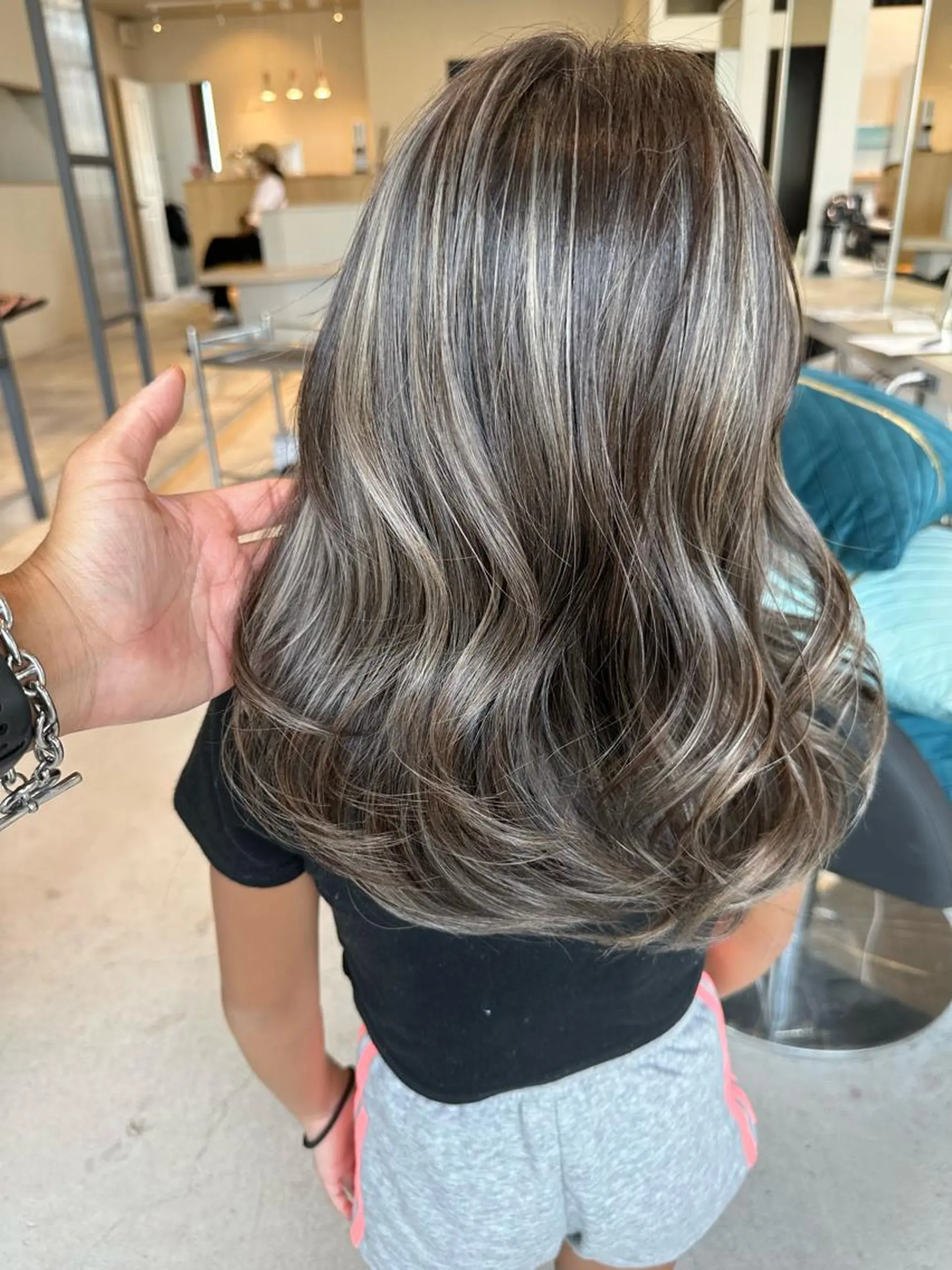 ミディアム カラー キッズ ヘアカラー トリートメント 井上 一平のヘアスタイル