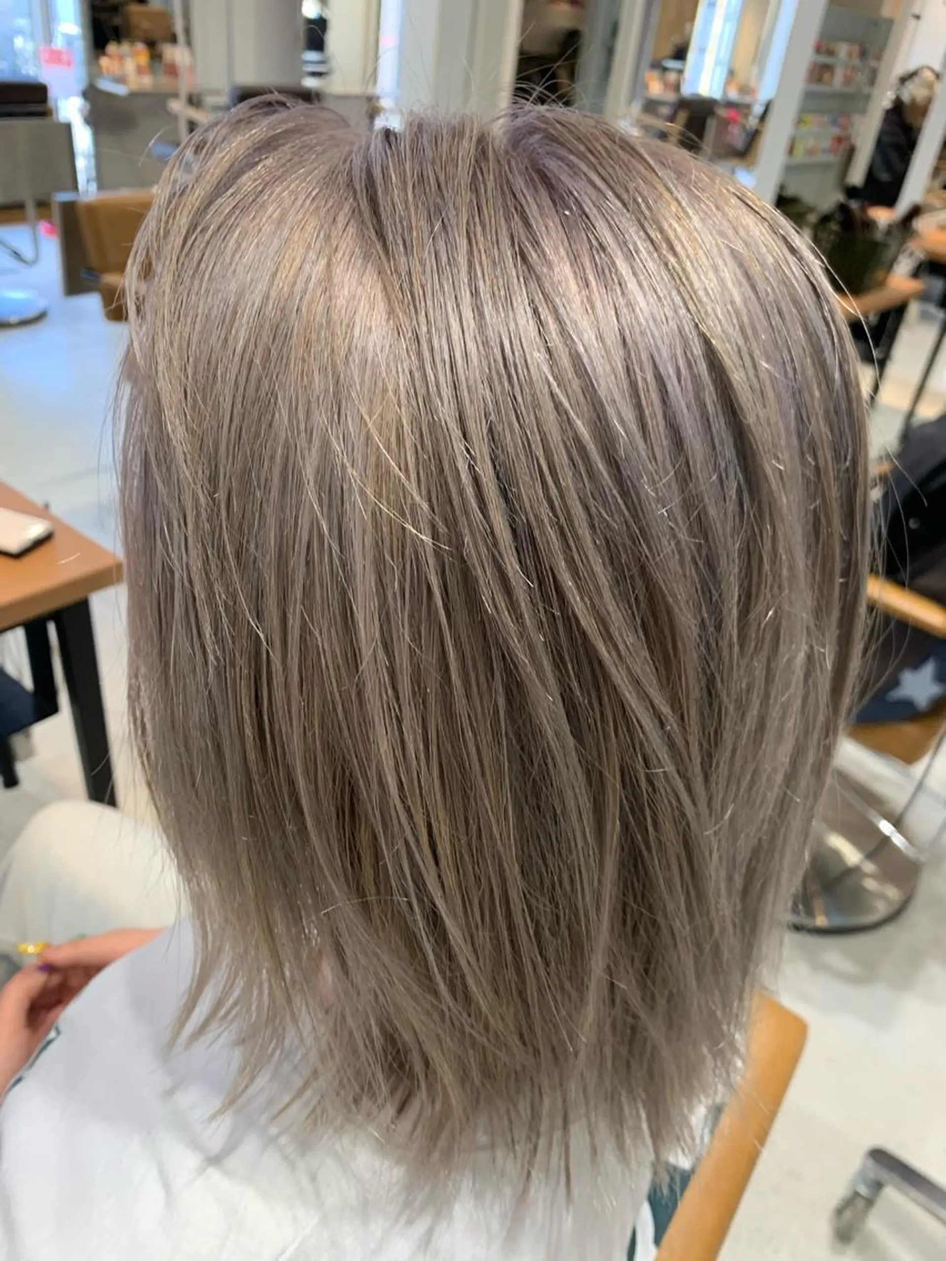 ミディアム カラー ベージュカラー ホワイトベージュ ヘアカラー トリートメント LUXBE LUCE那覇イオン店所属・LUXBE LUCEのヘアスタイル