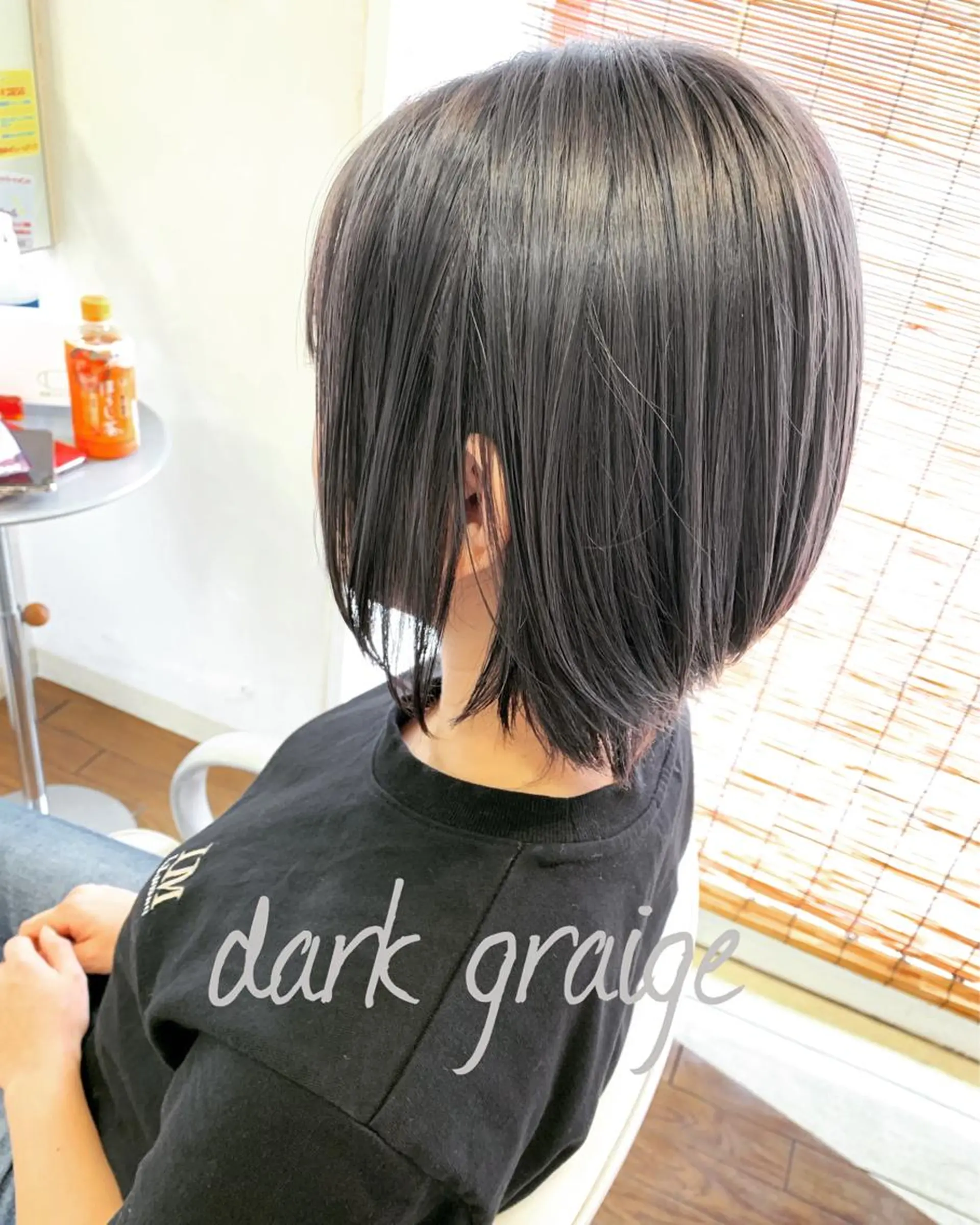 ショート カラー ダークグレー ダークグレージュ ダブルカラー グレージュ ヘアカラー GLAD 萩原のヘアスタイル