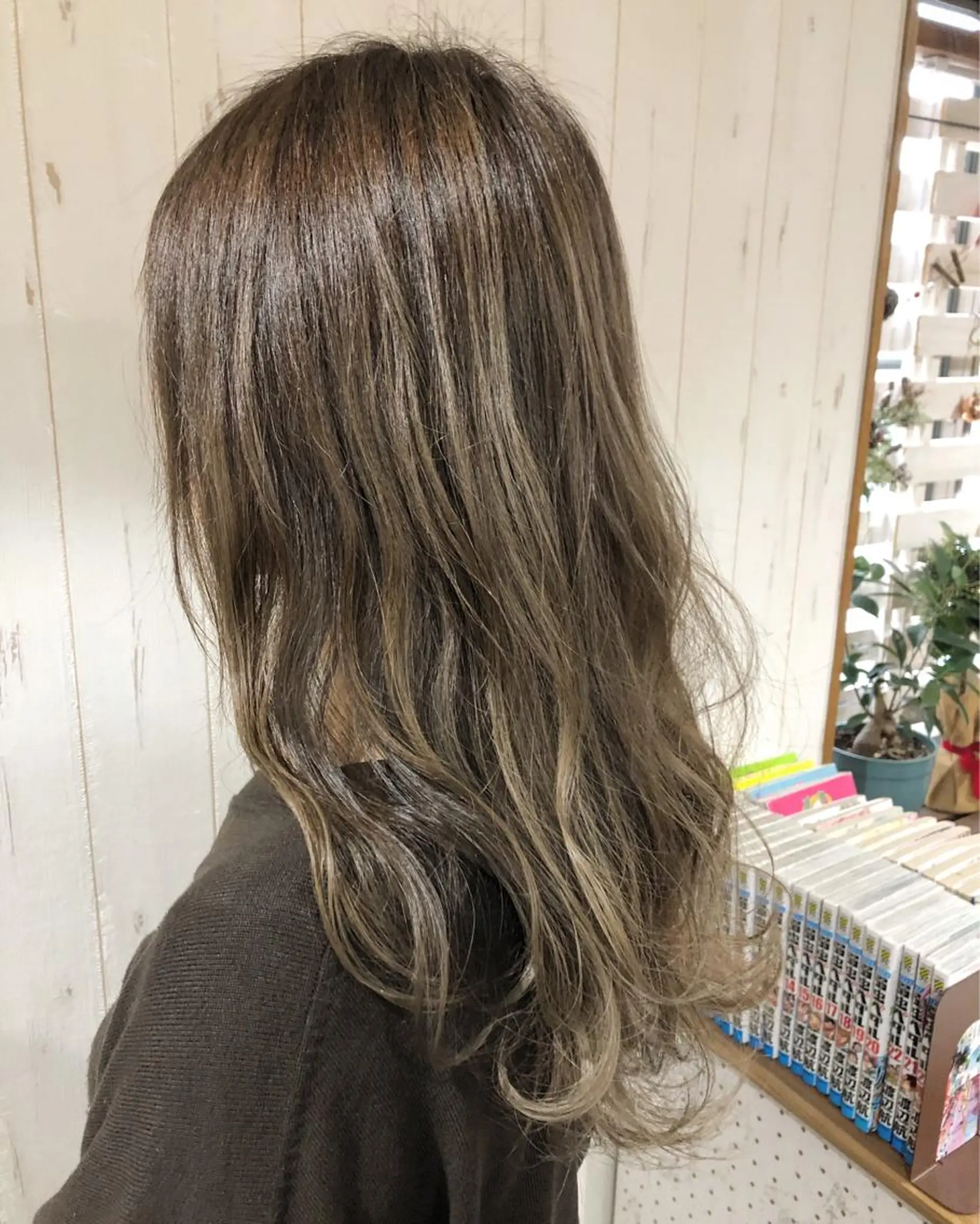 ロング カラー アッシュ 西川 敏夫のヘアスタイル