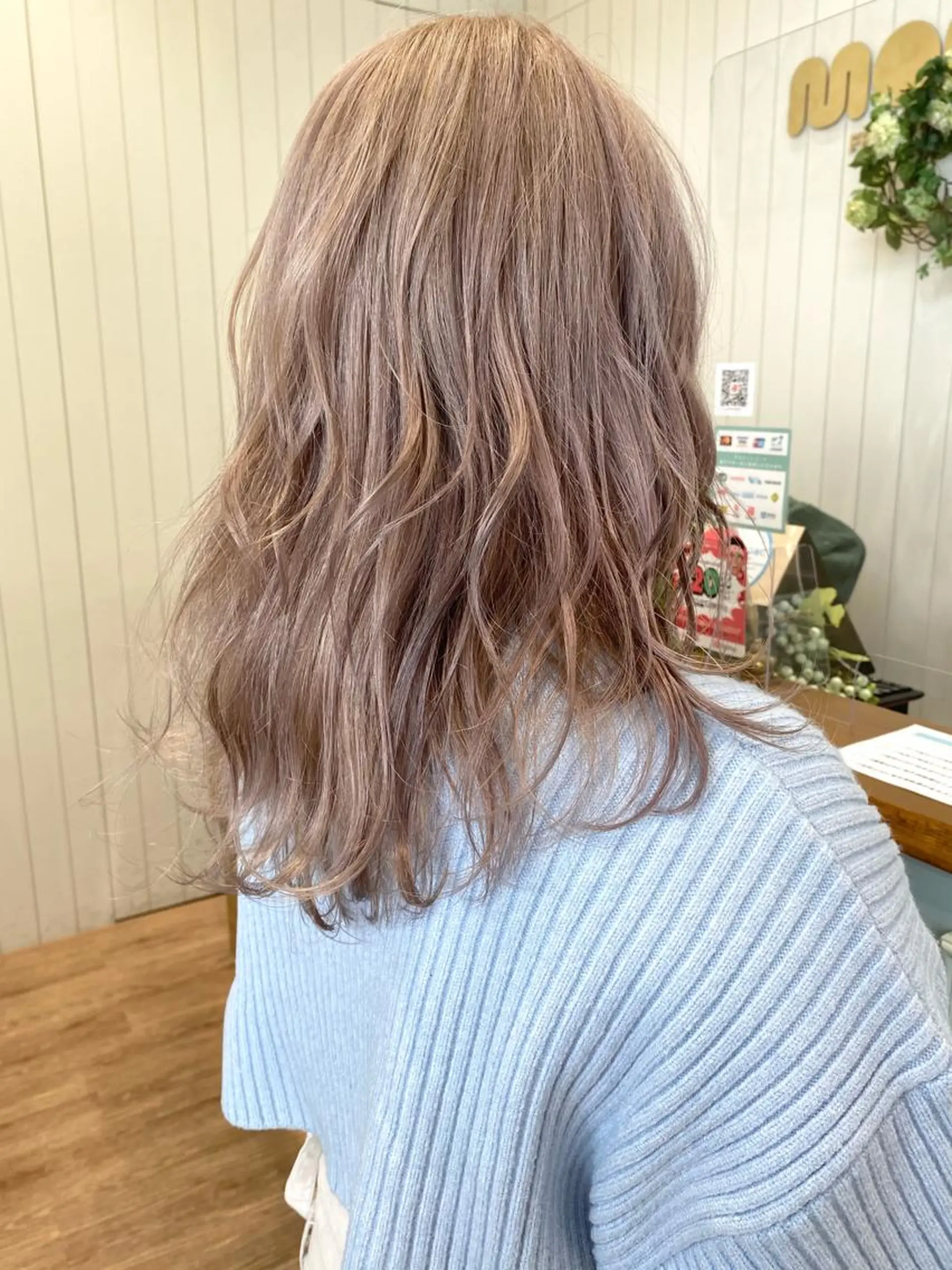 ショート カラー ベージュカラー ホワイトベージュ ボブとパーマの達人 美容室難民の方は是非のヘアスタイル